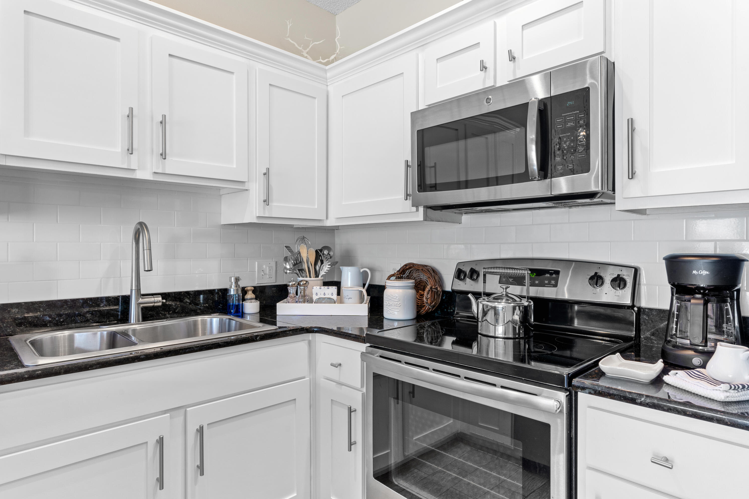 CARIBBEAN DUNES PH 1 - Residential