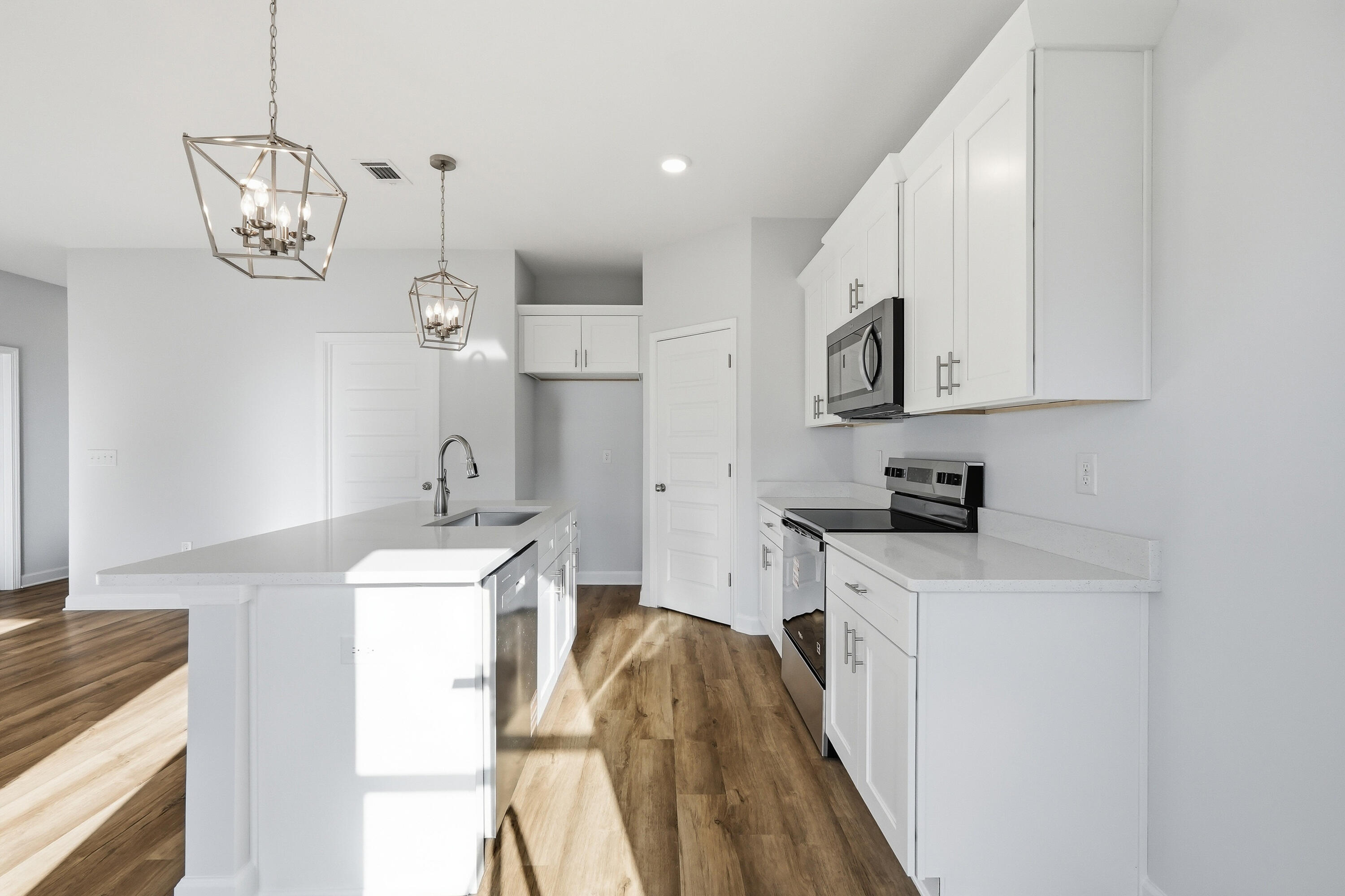 SOUTHERN DAY CHATEAU - Residential