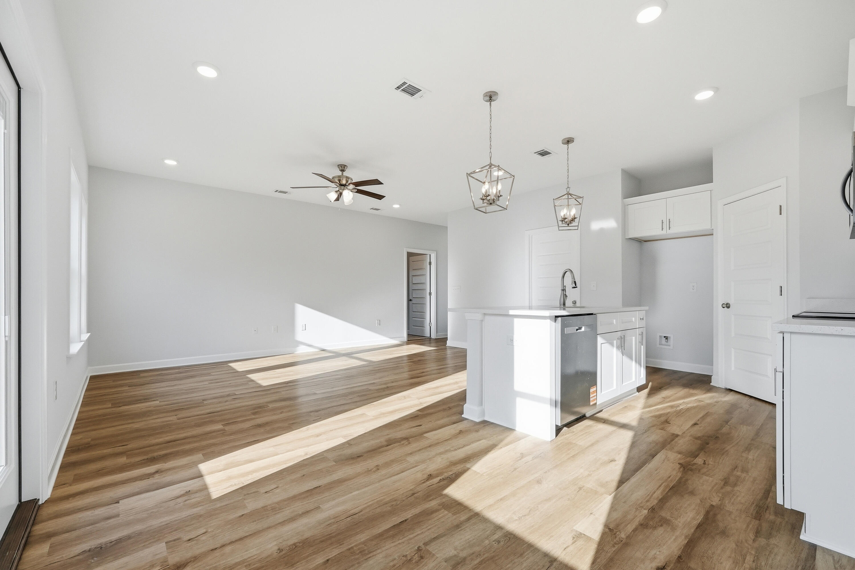 SOUTHERN DAY CHATEAU - Residential