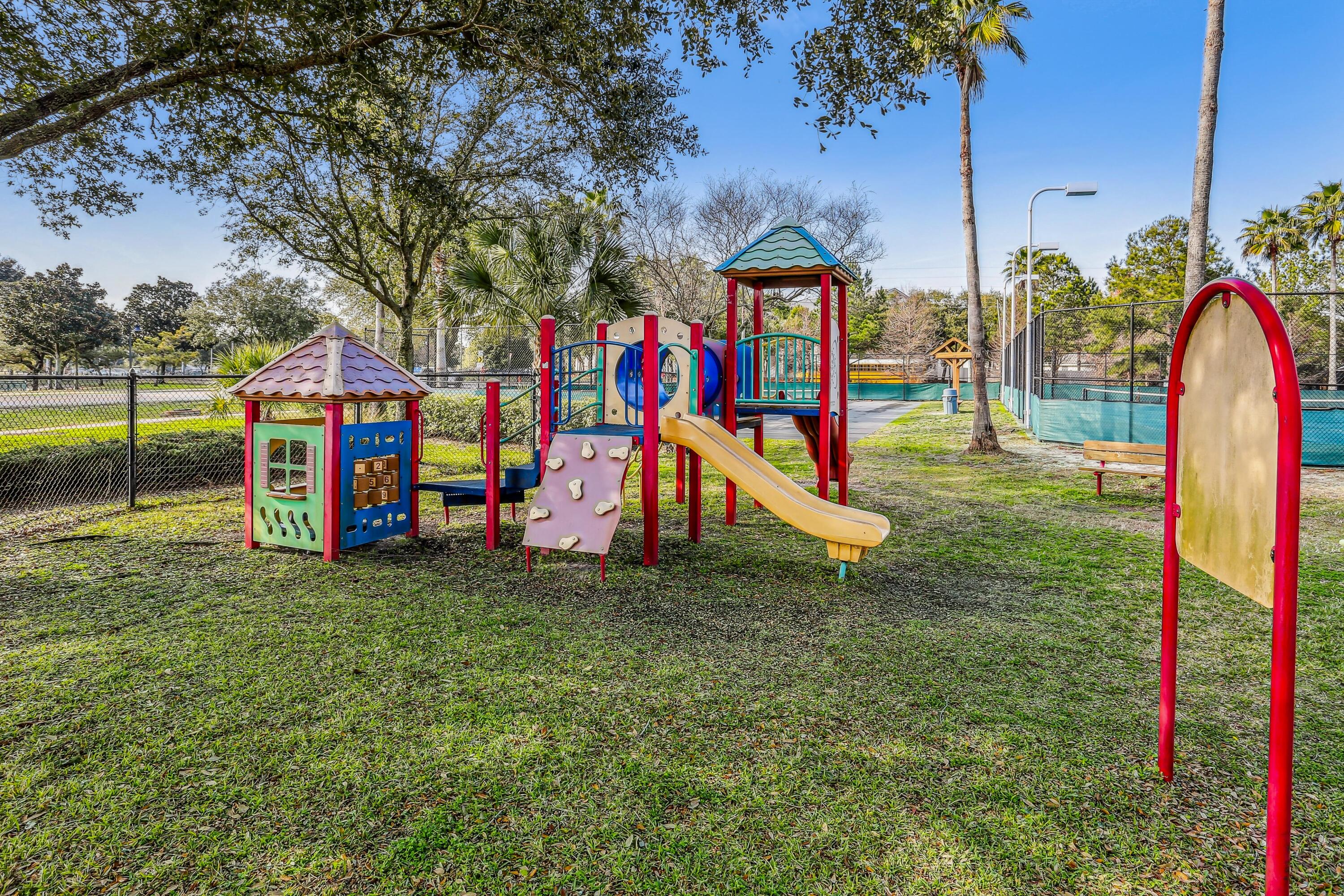 THE PALMS OF DESTIN - Residential