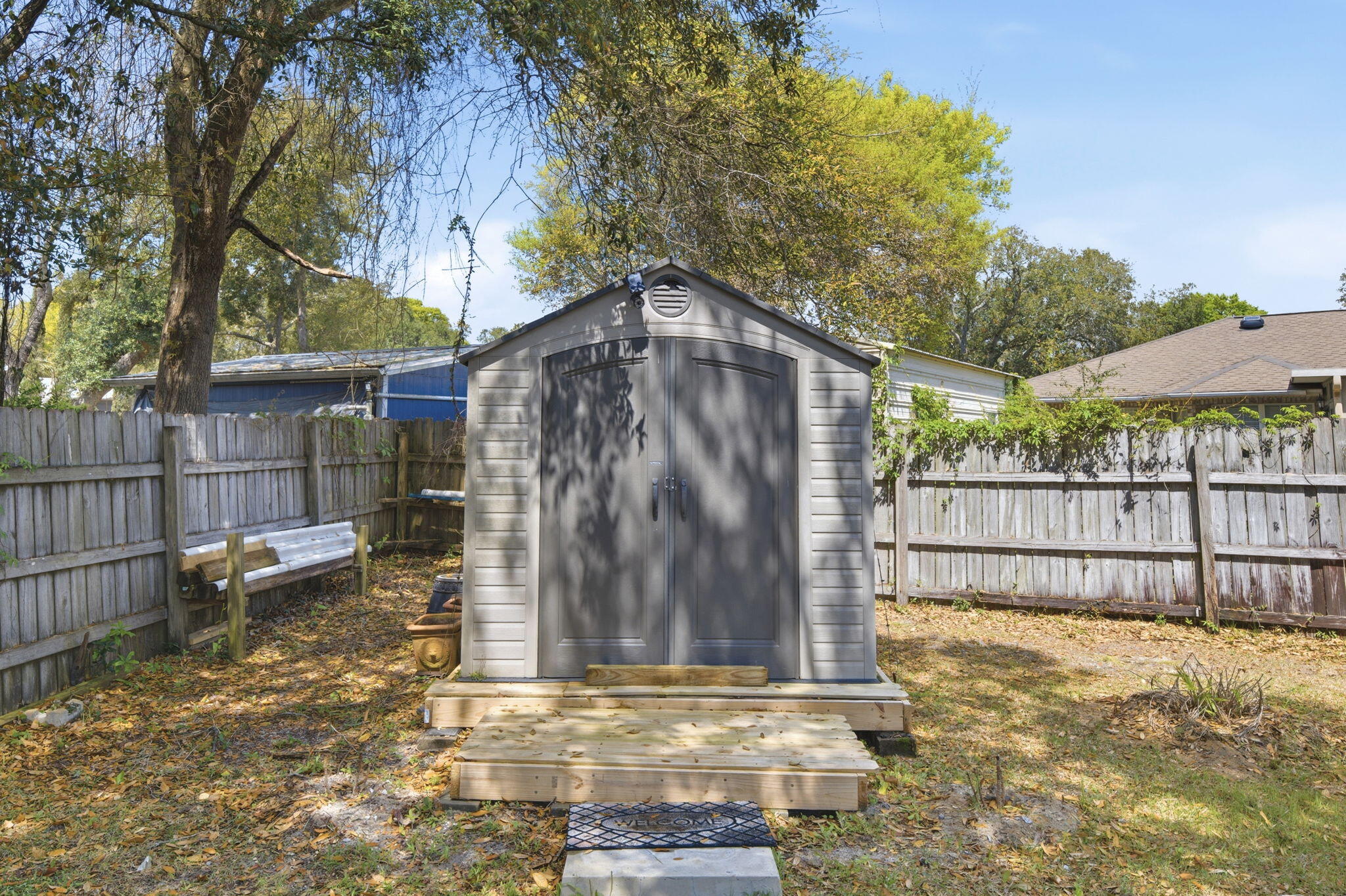 ROBLEDAL ESTATES - Residential