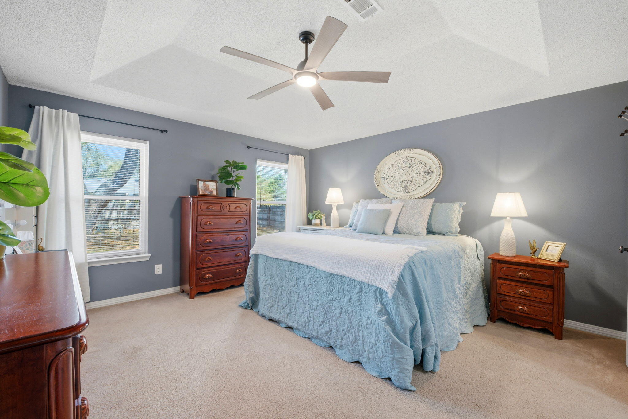 ROBLEDAL ESTATES - Residential