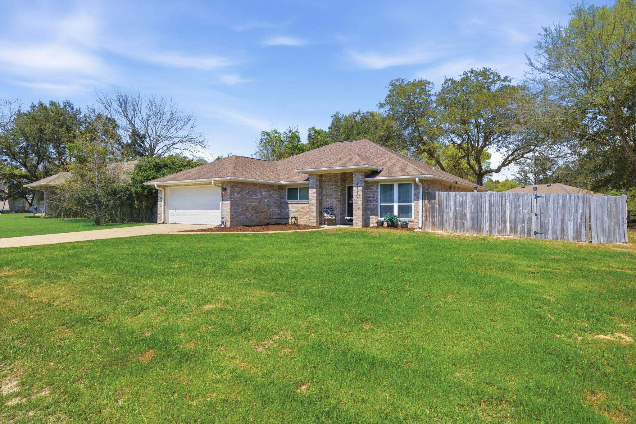 ROBLEDAL ESTATES - Residential