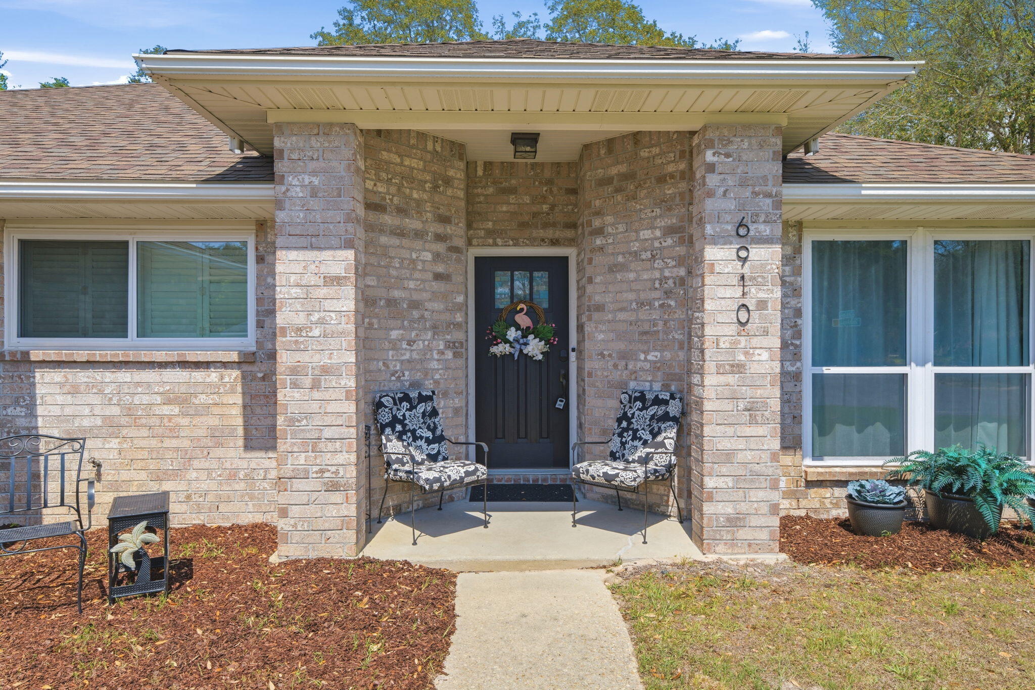 ROBLEDAL ESTATES - Residential