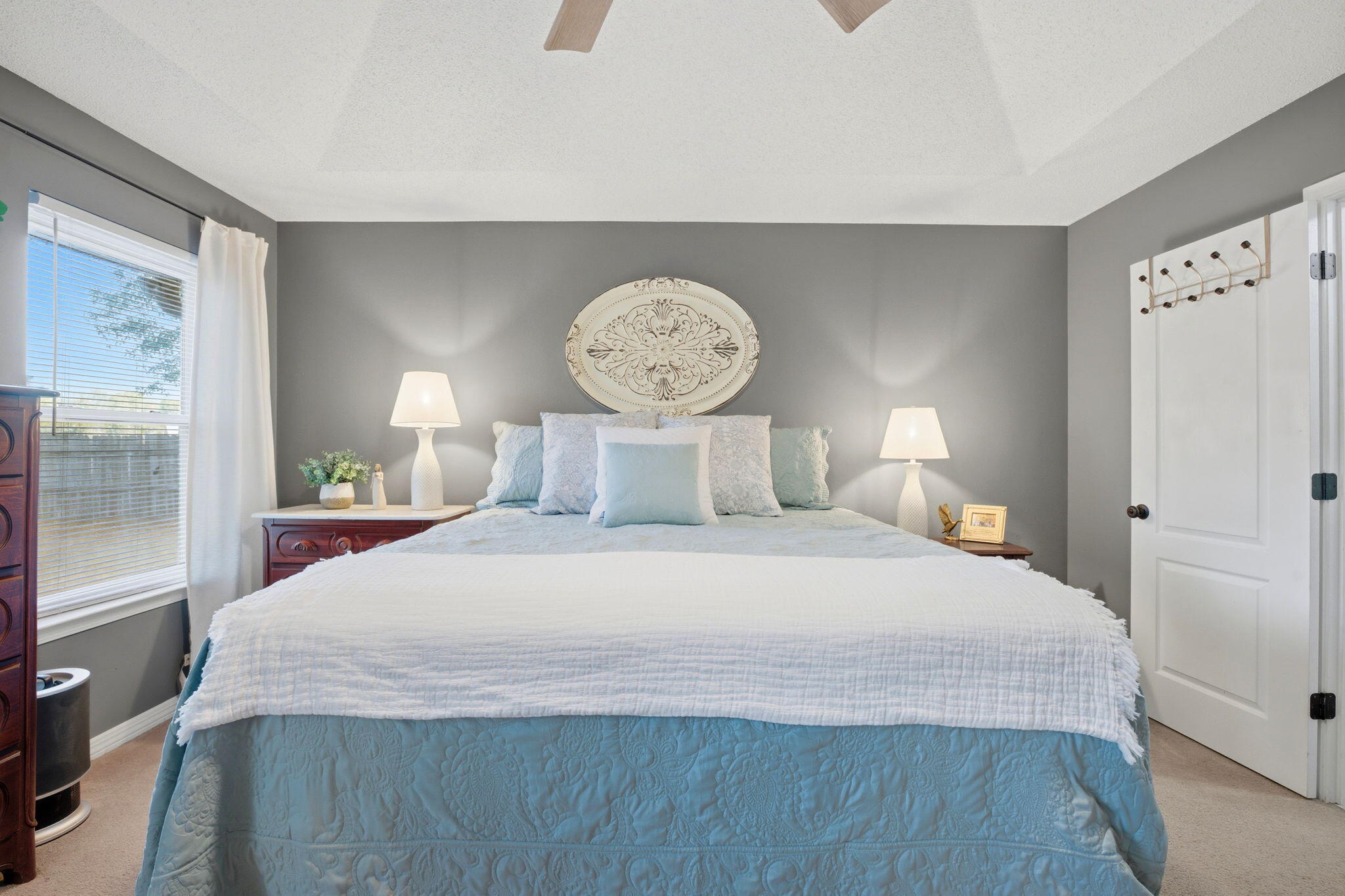 ROBLEDAL ESTATES - Residential