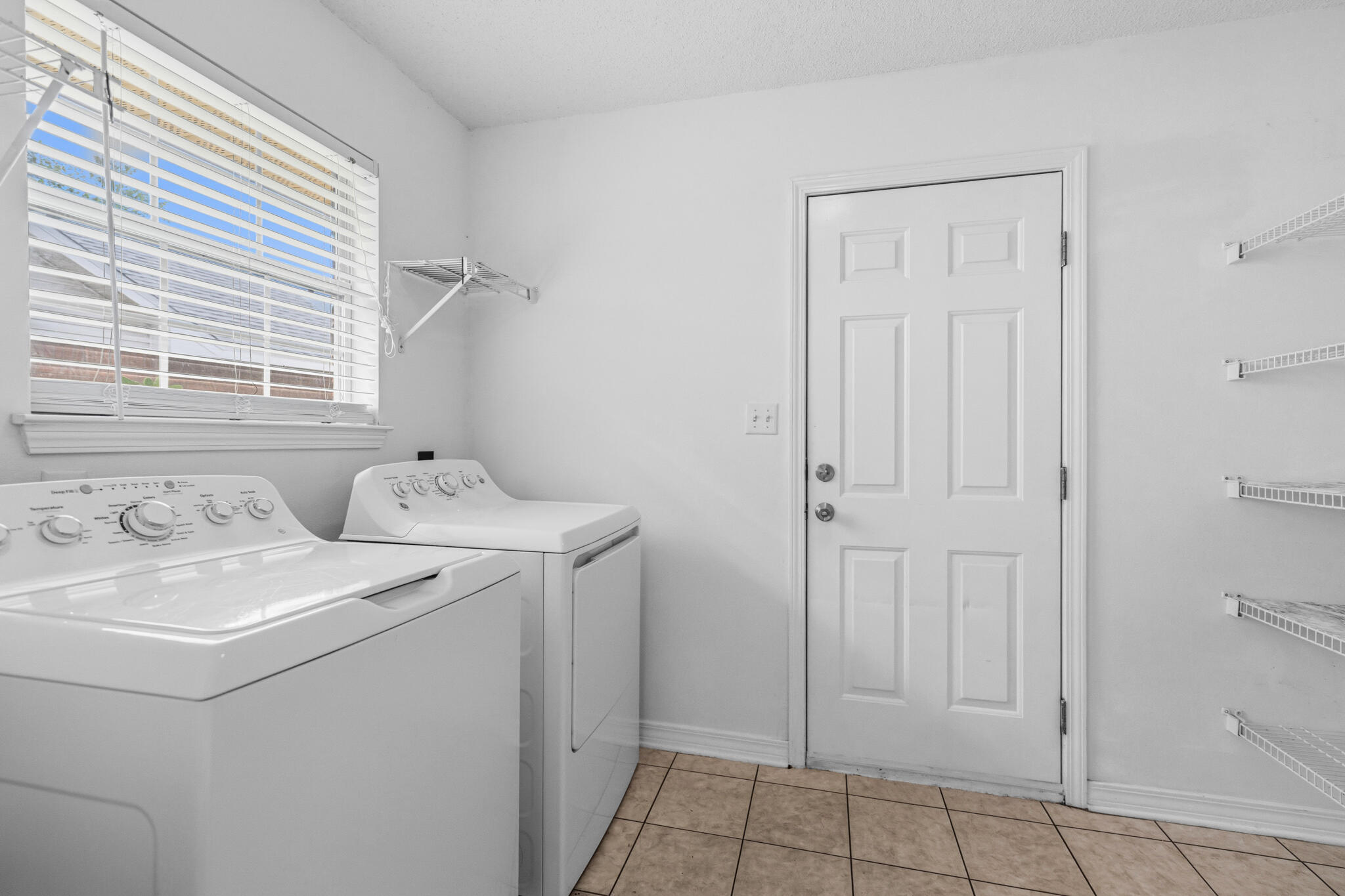 HIDDEN PINES S/D - Residential