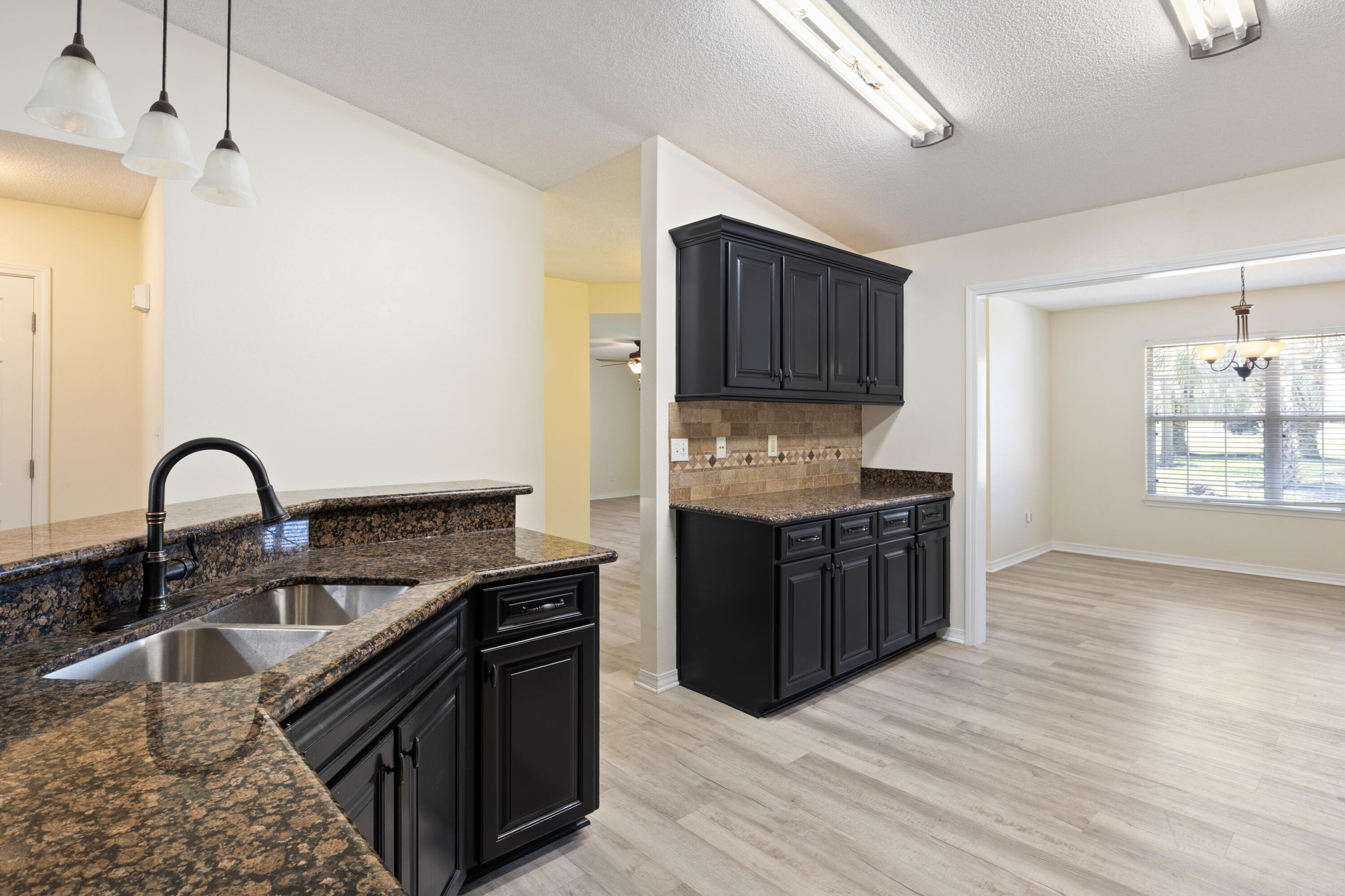 QUAYSIDE VILLAGE PH 2 - Residential