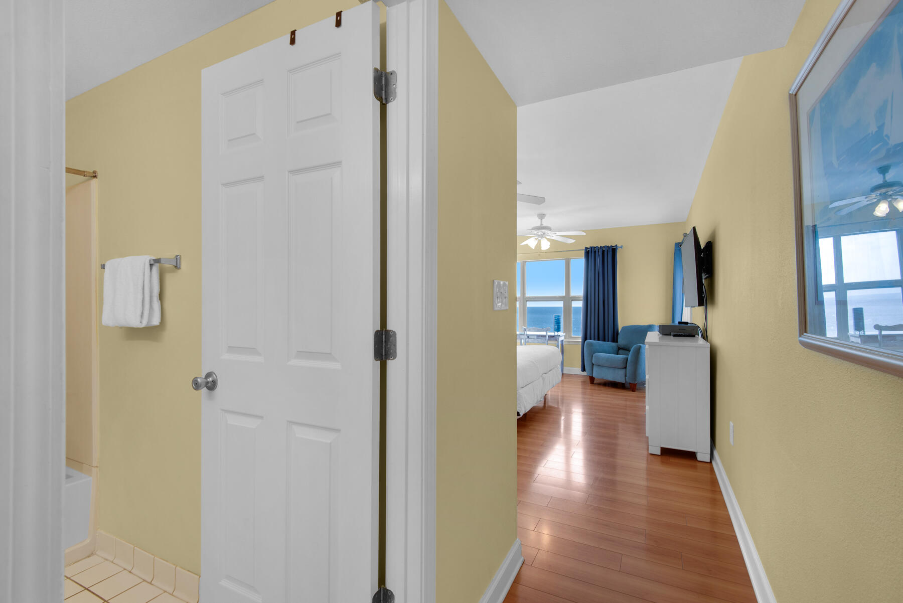 EMERALD TOWERS WEST CONDO - Residential