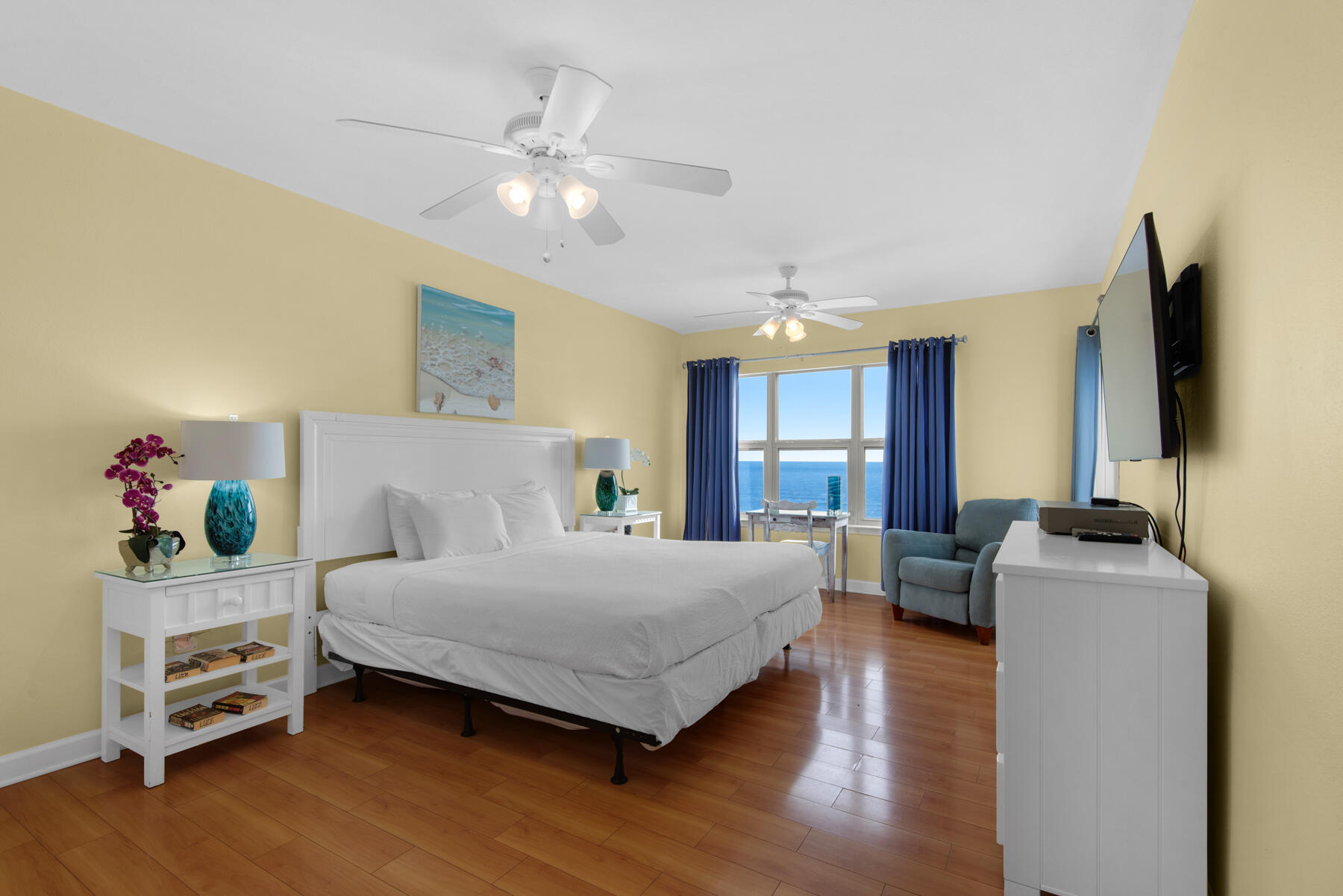 EMERALD TOWERS WEST CONDO - Residential