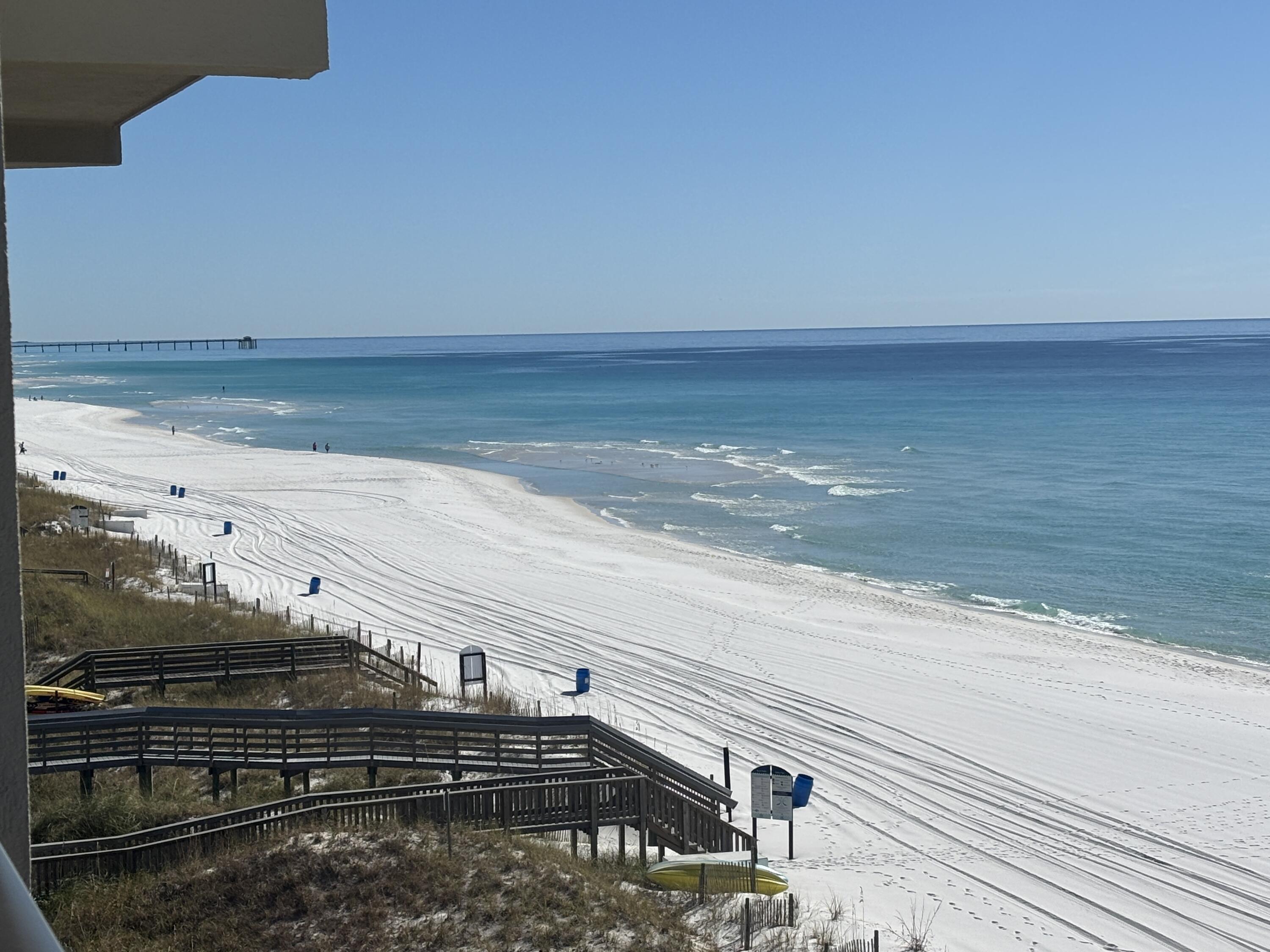 EMERALD TOWERS WEST CONDO - Residential