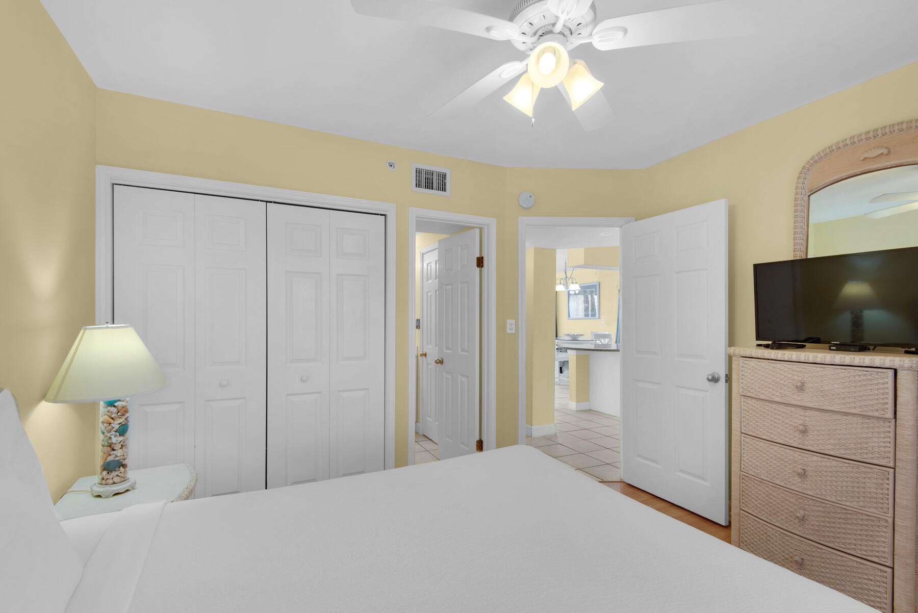 EMERALD TOWERS WEST CONDO - Residential