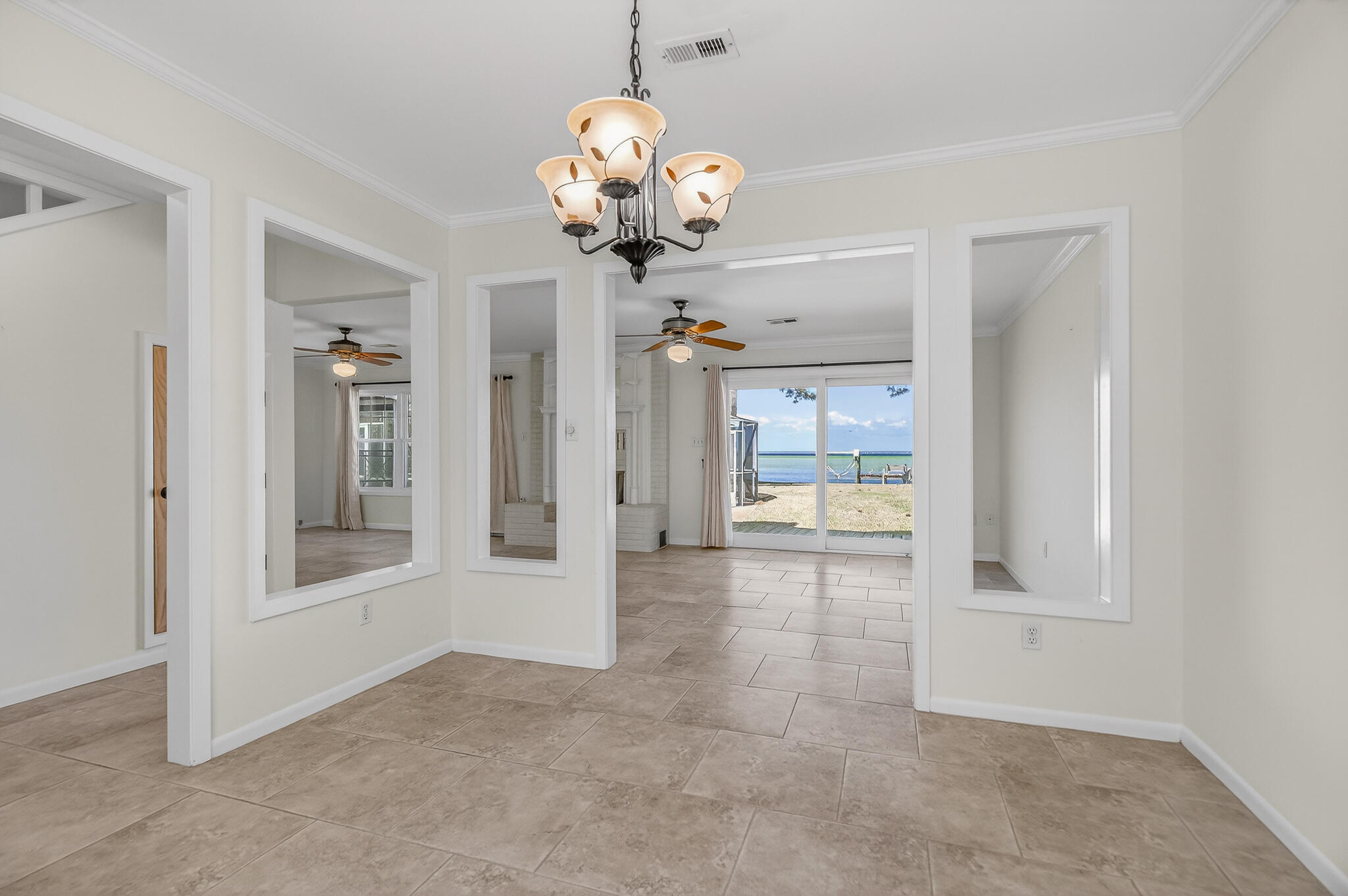 FLAMINGO BEACH - Residential