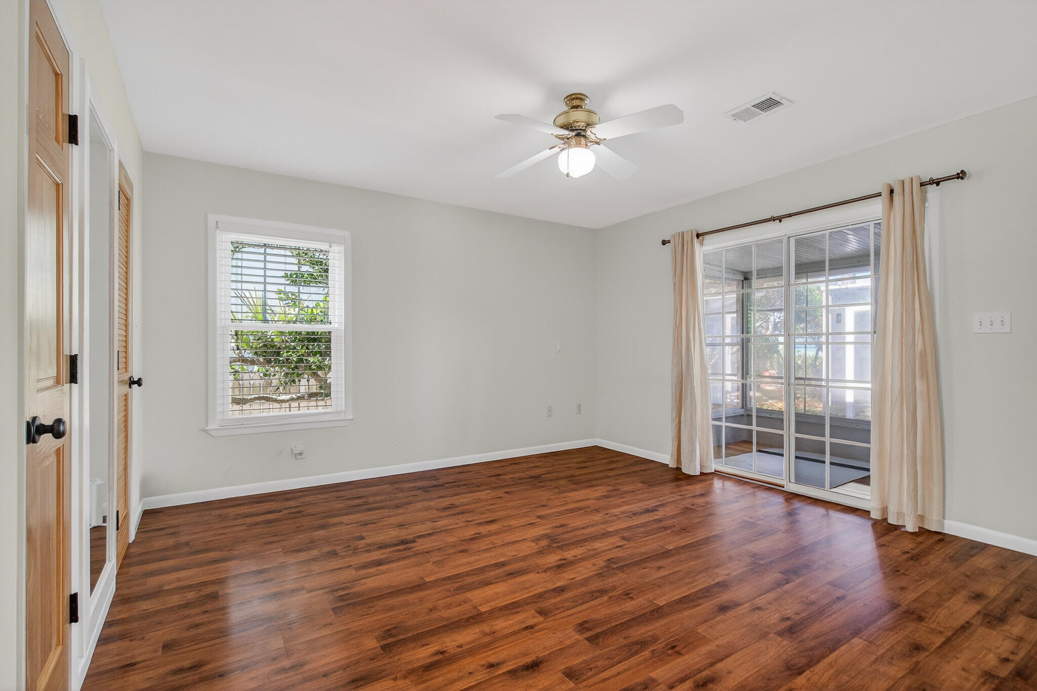 FLAMINGO BEACH - Residential