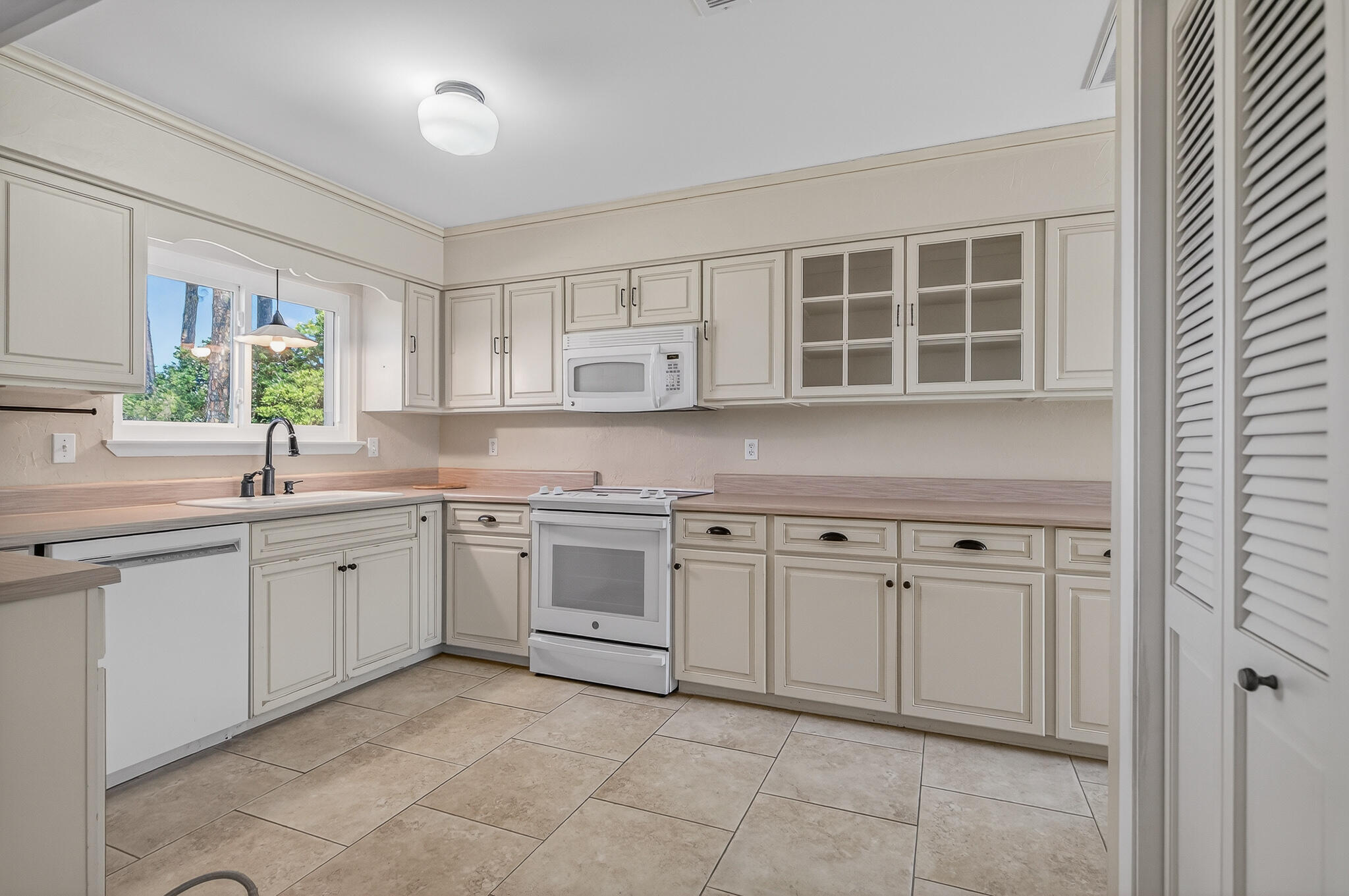 FLAMINGO BEACH - Residential