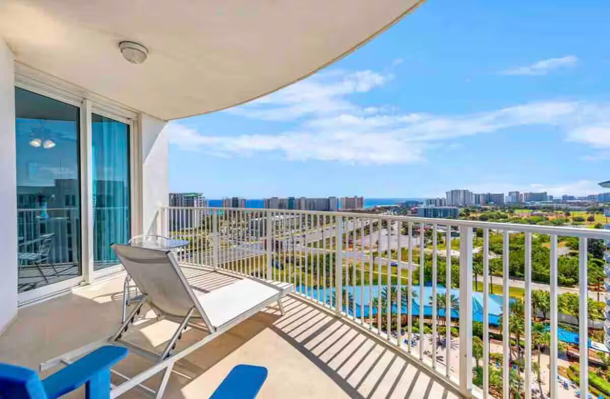 THE PALMS OF DESTIN - Residential