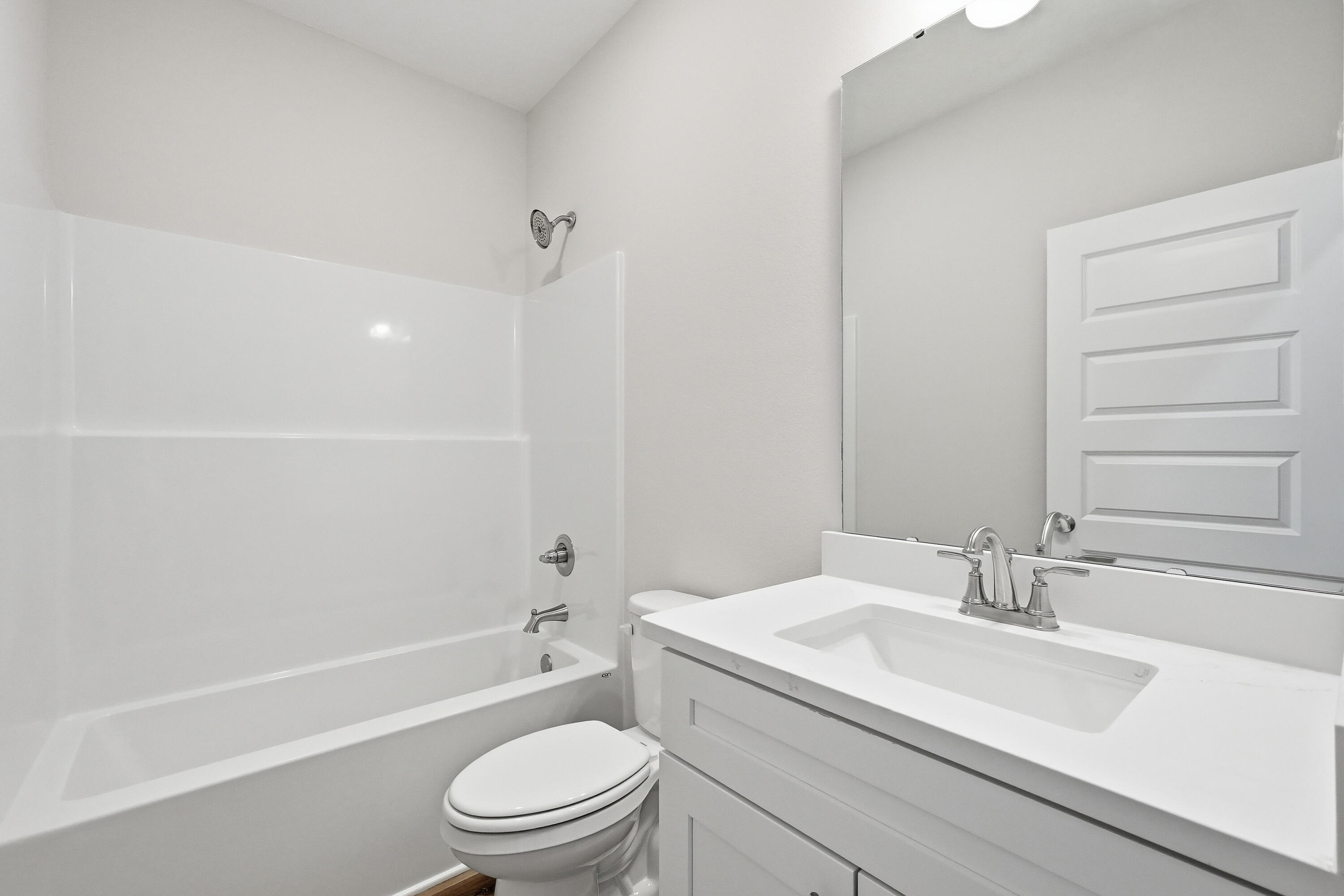 WHISPERING LAKE - Residential