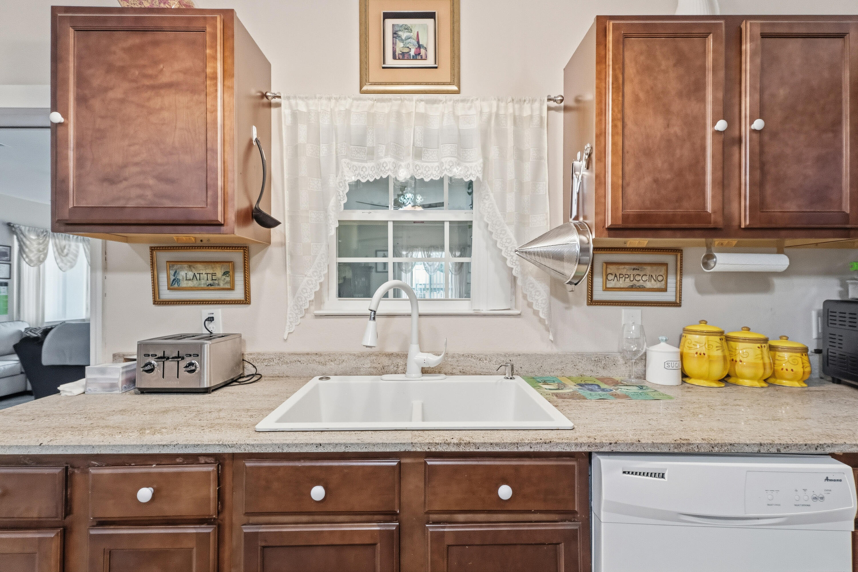 HOLLEY BY THE SEA - Residential