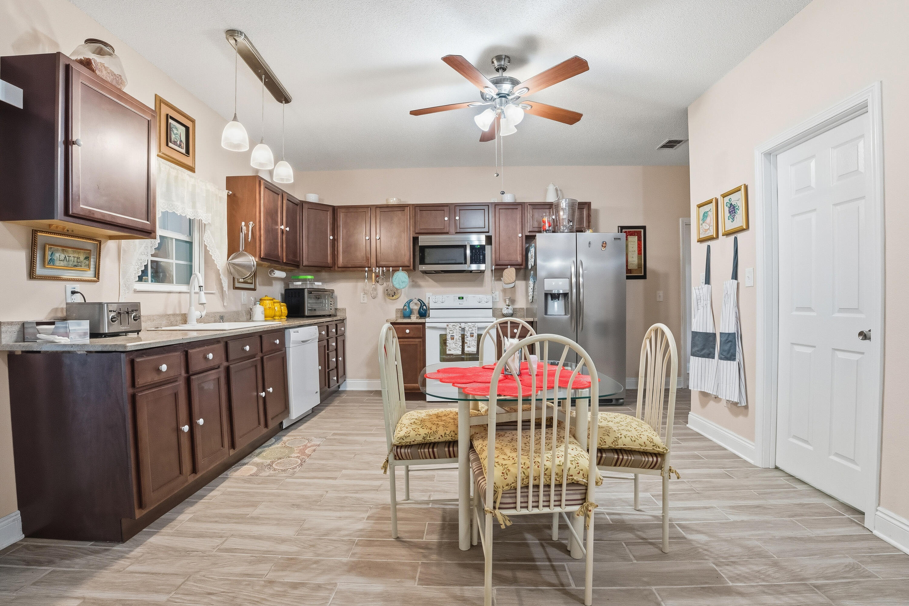 HOLLEY BY THE SEA - Residential