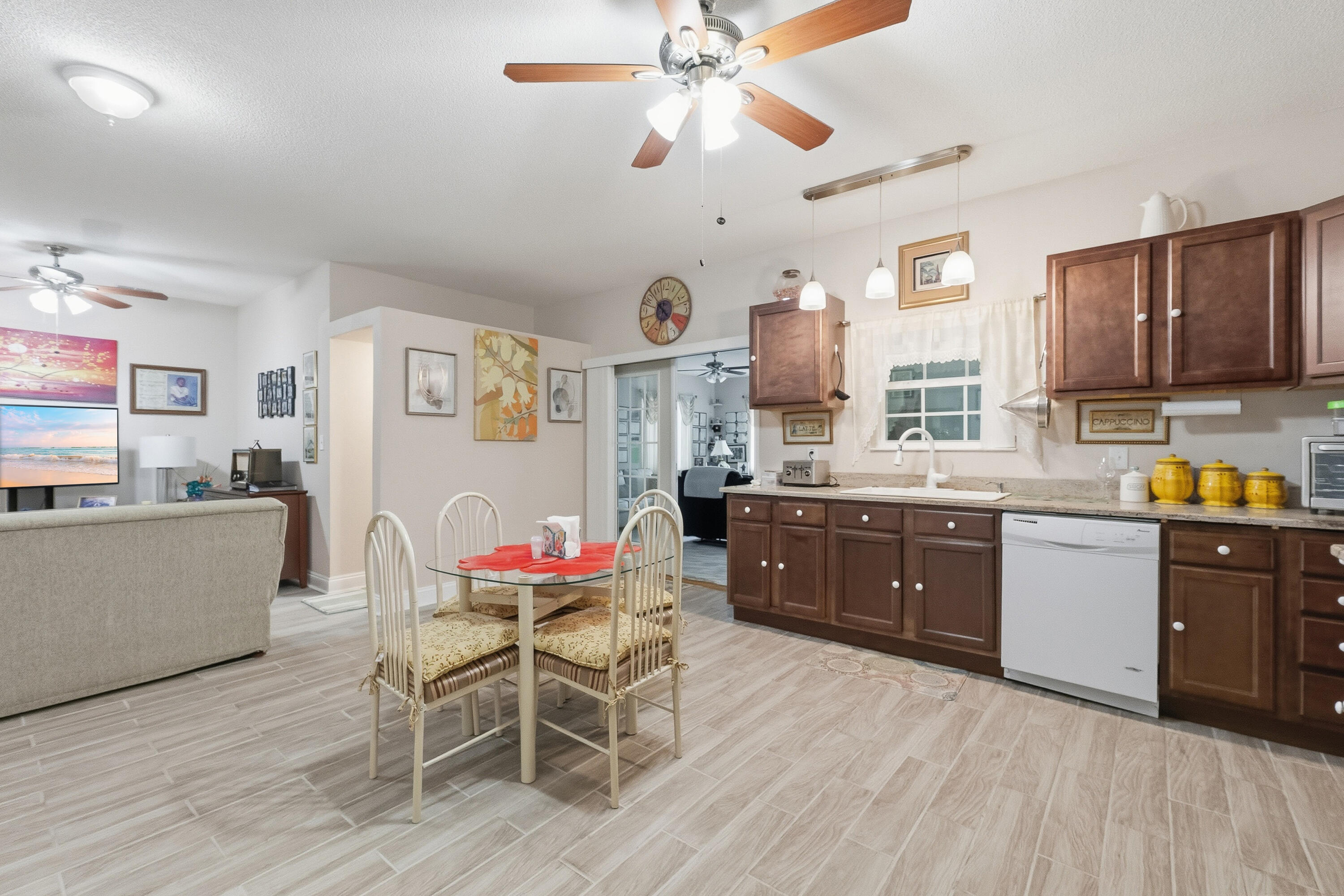 HOLLEY BY THE SEA - Residential