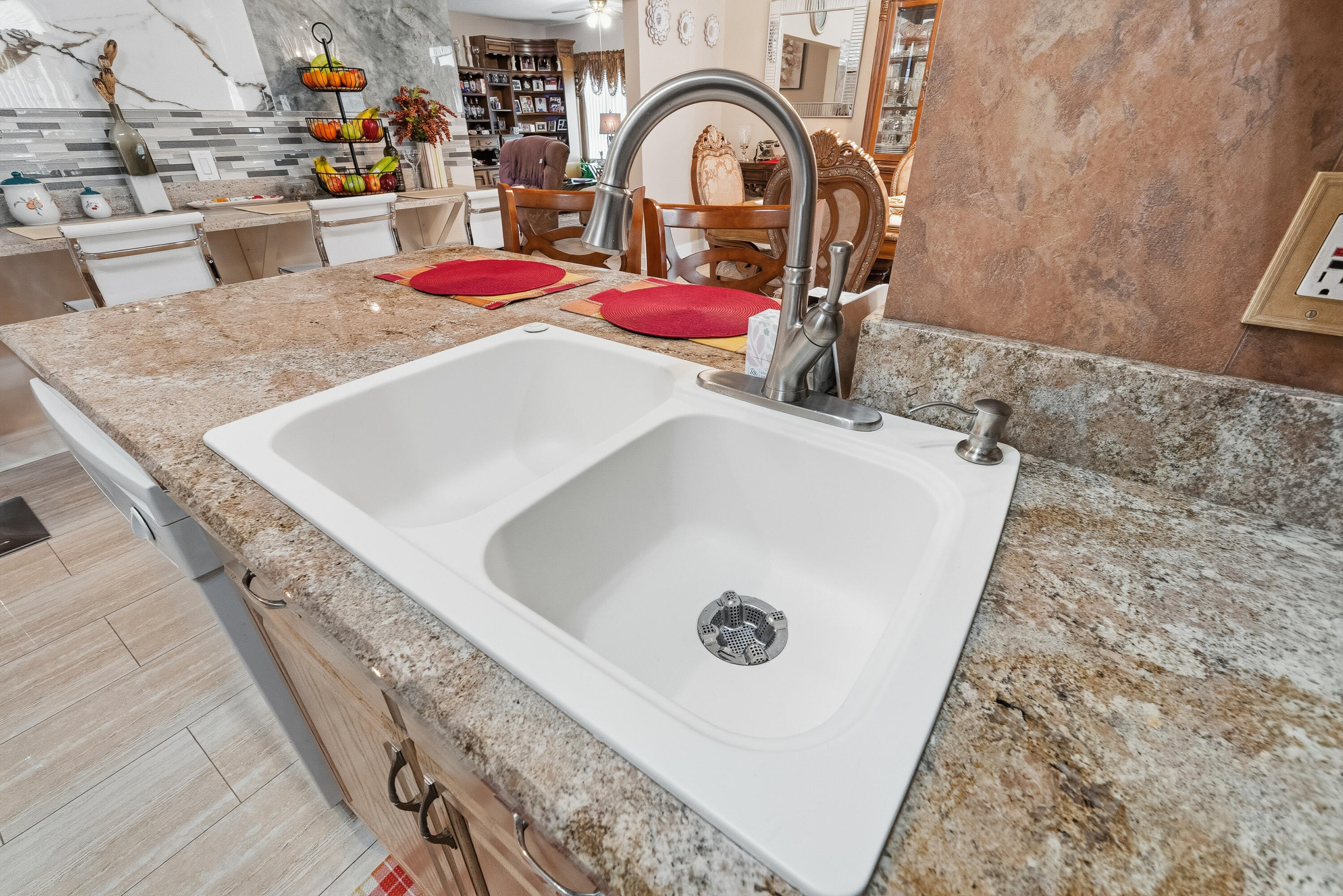 HOLLEY BY THE SEA - Residential