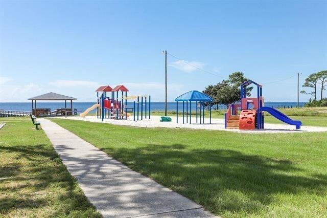 HOLLEY BY THE SEA - Residential