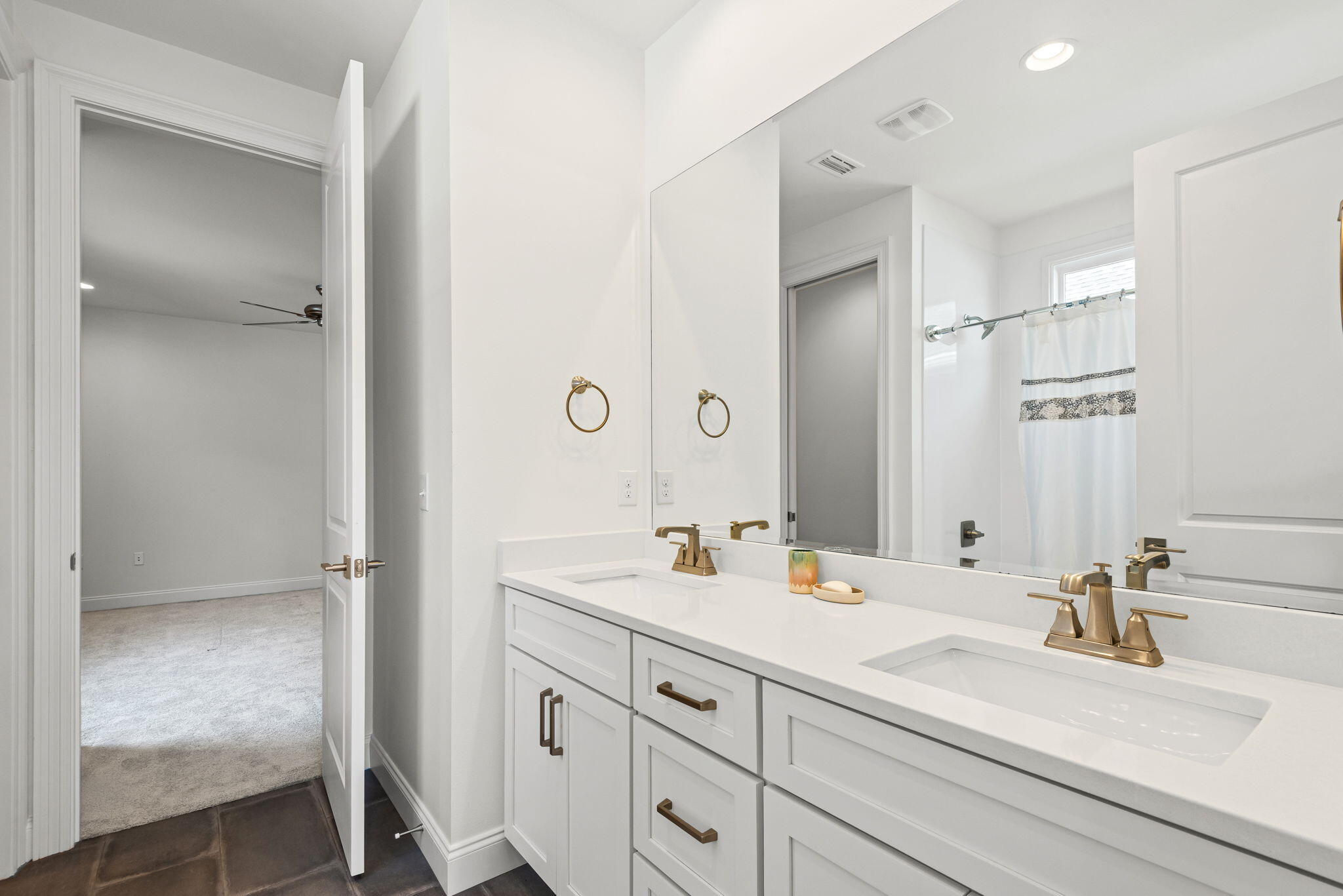 MAGNOLIA WOODS - Residential