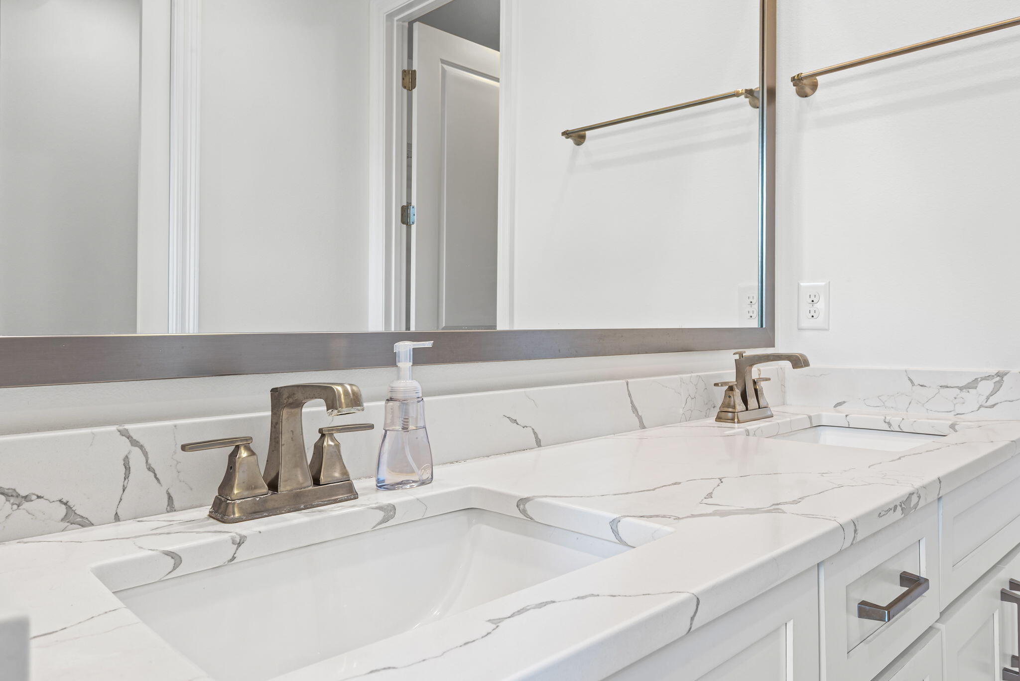 MAGNOLIA WOODS - Residential