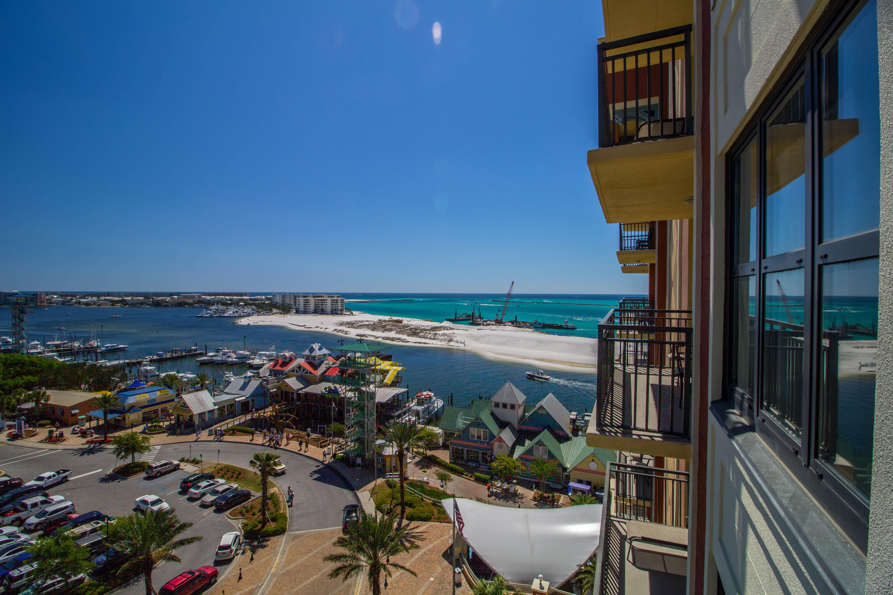 EMERALD GRANDE - Residential