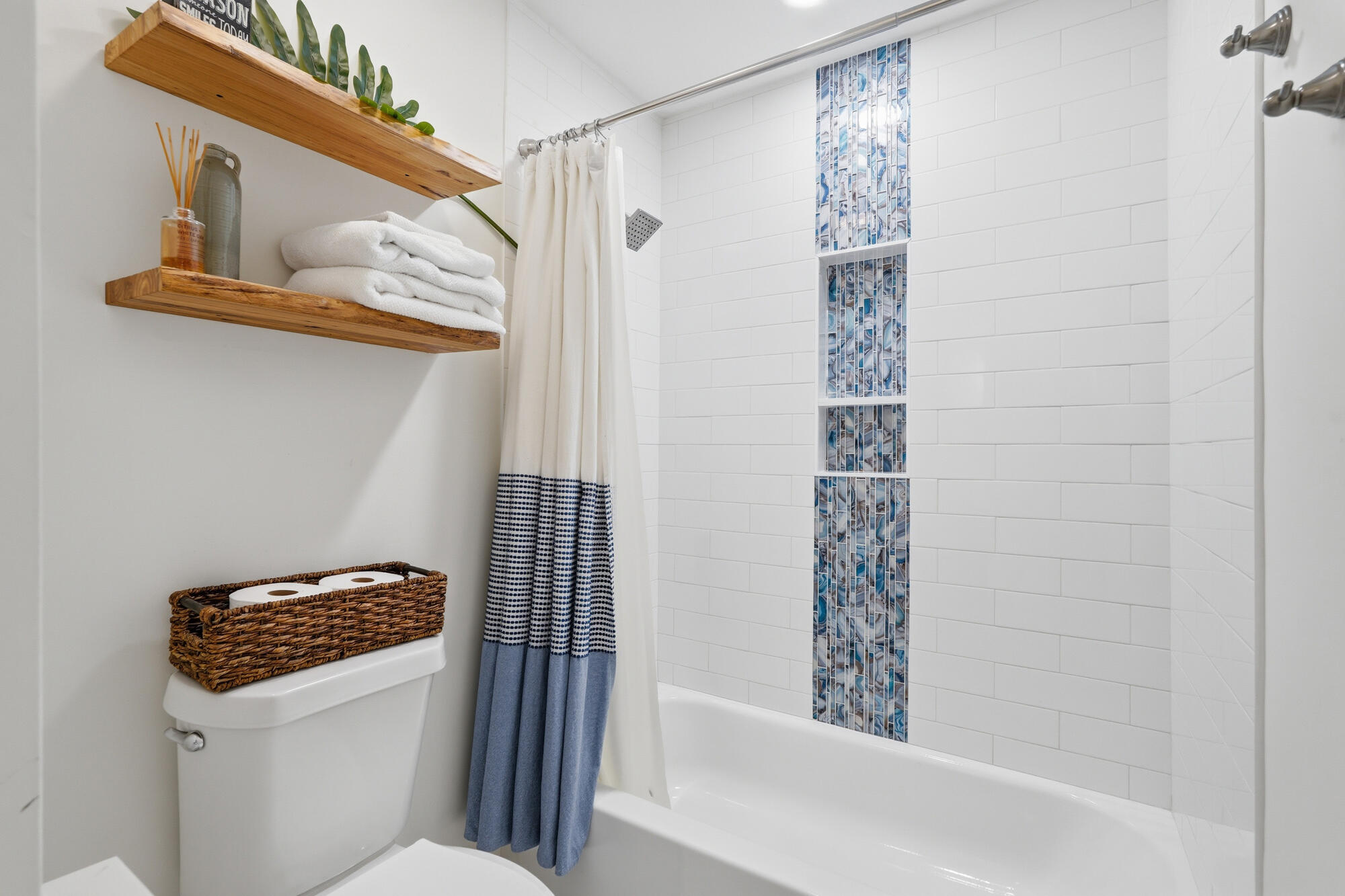 EMERALD POINTE PLAT 1 - Residential