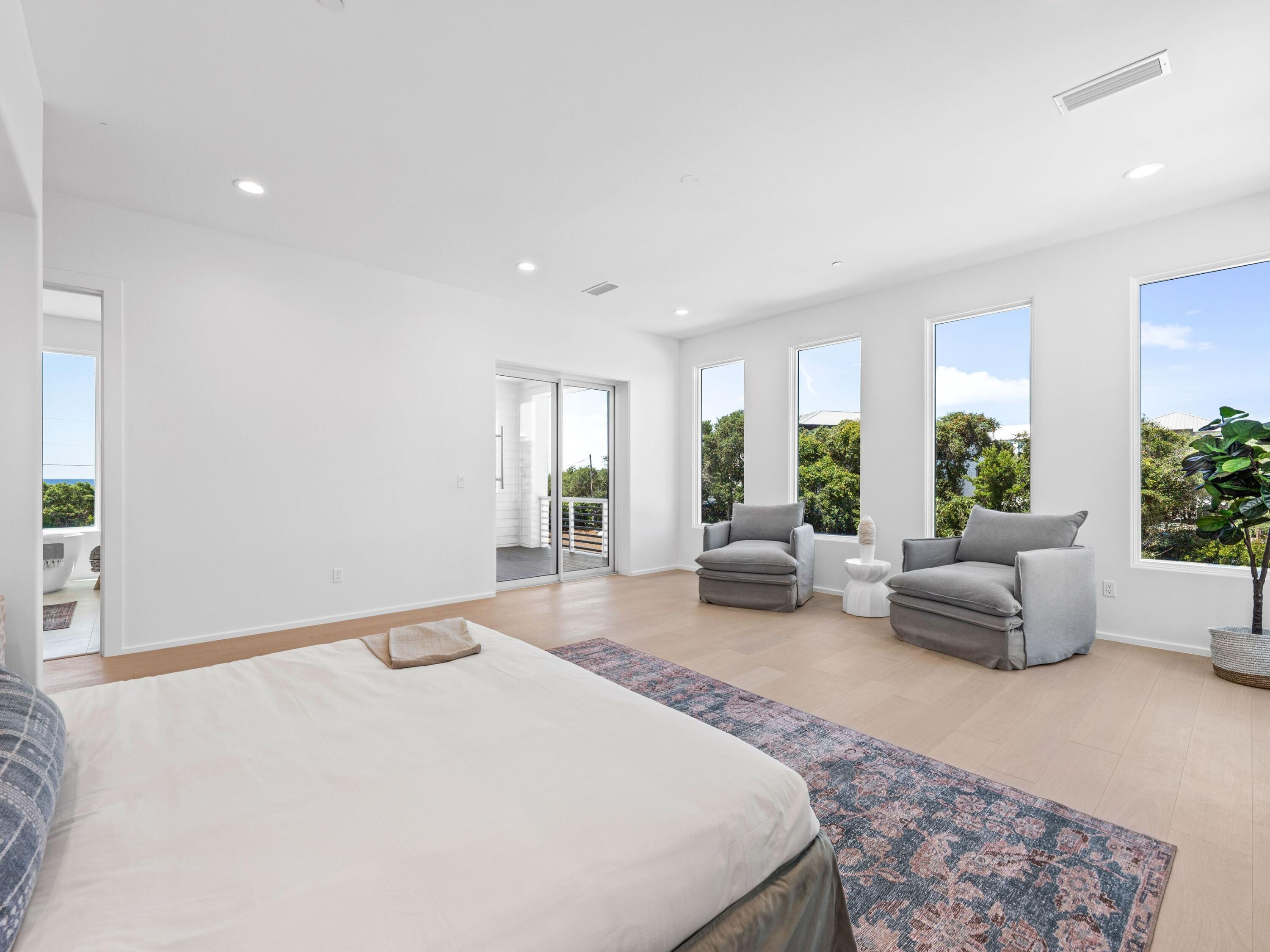 MALA BEACH - Residential