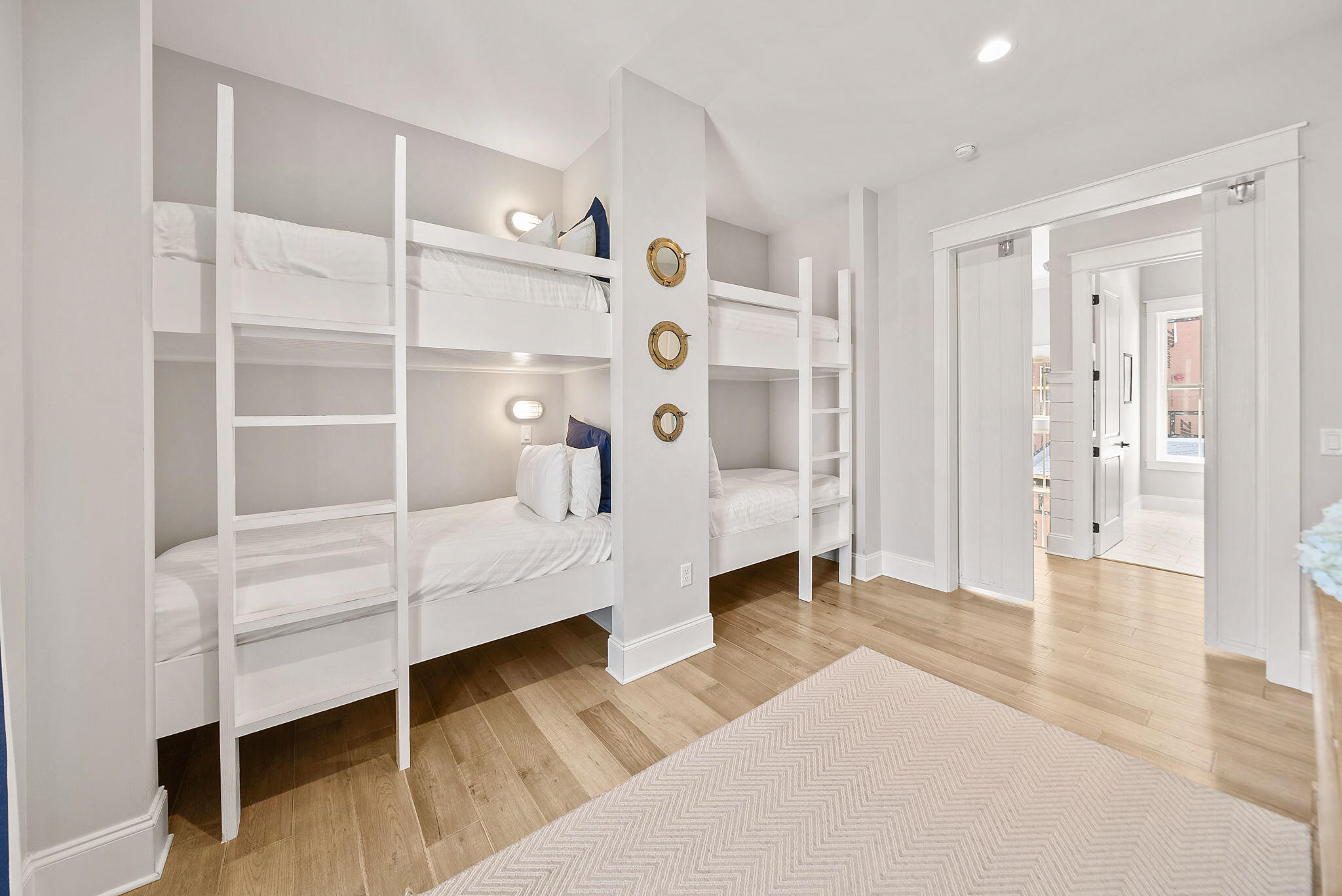 EASTERN LAKE S/D - Residential