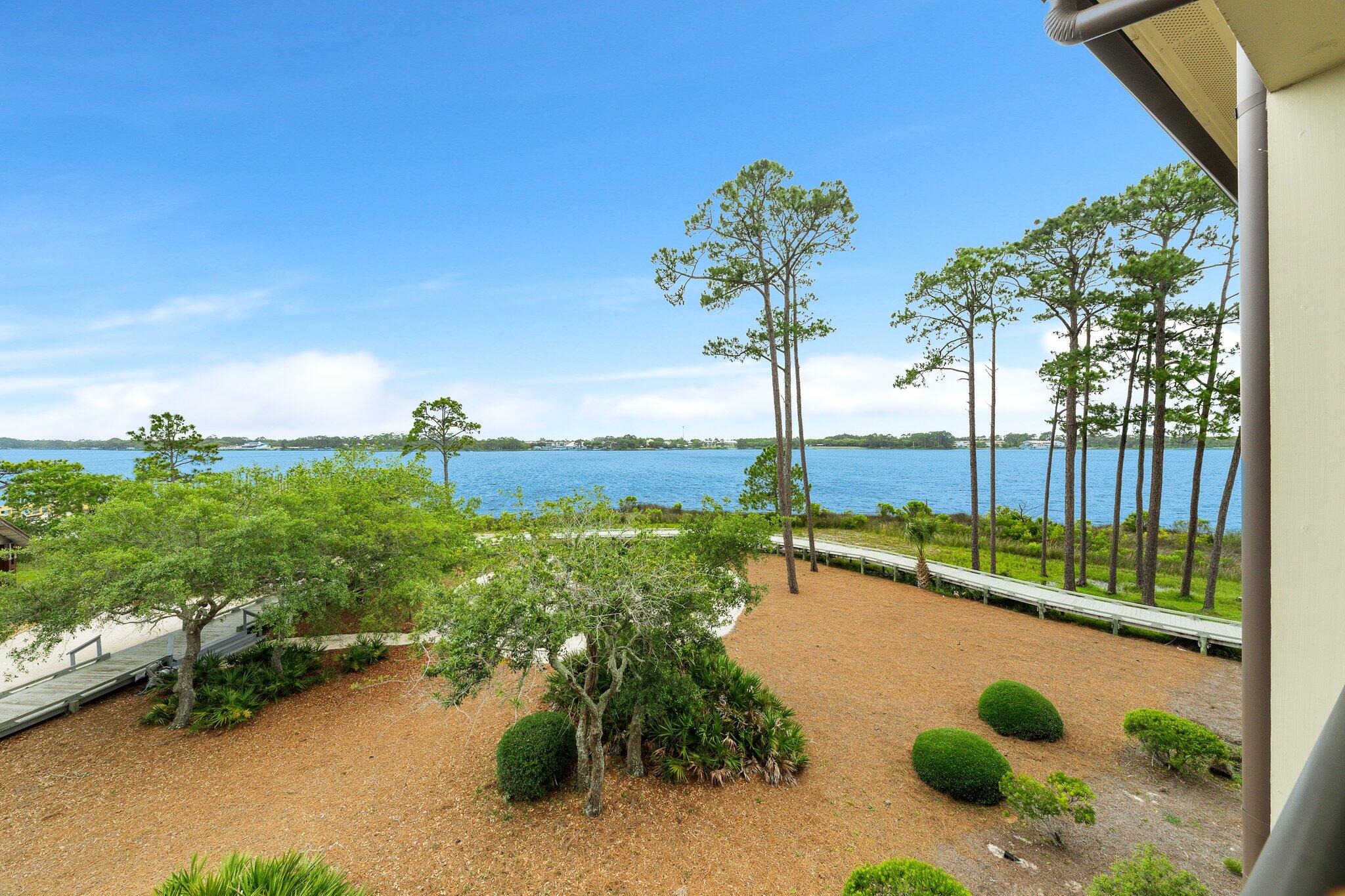 WILD HERON LAKESIDE LODGE - Residential