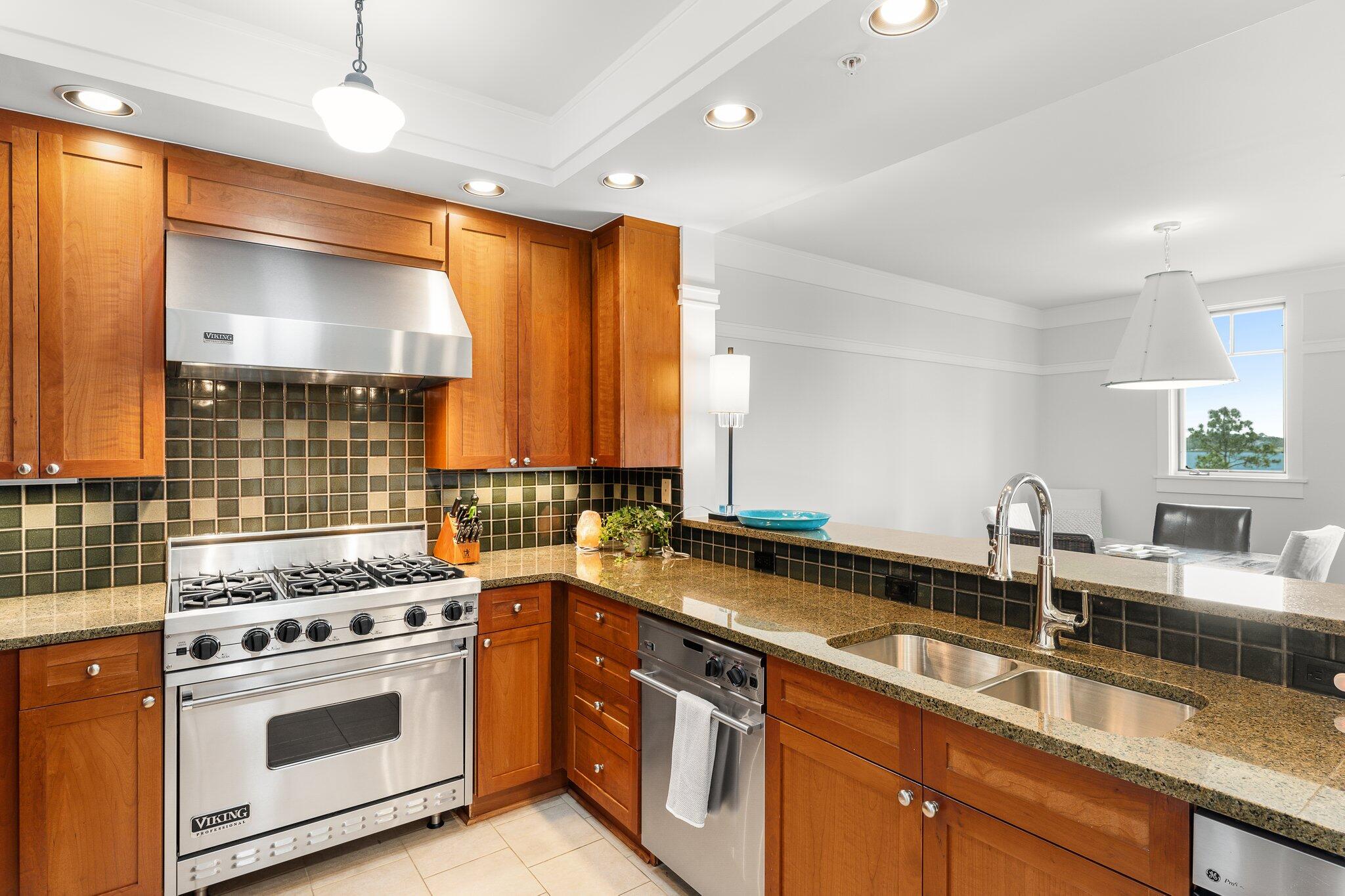 WILD HERON LAKESIDE LODGE - Residential