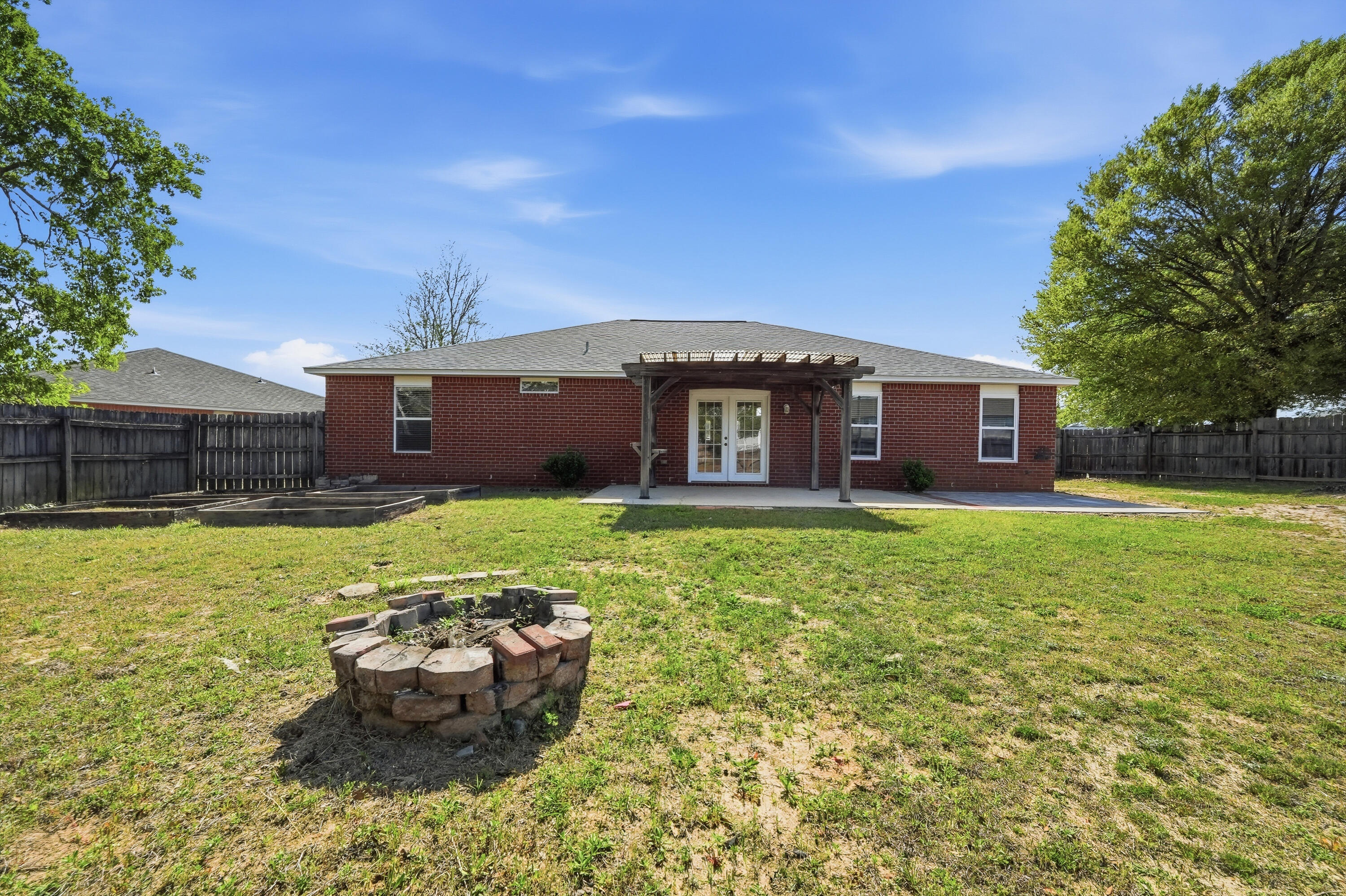 REDSTONE ESTATES - Residential Lease