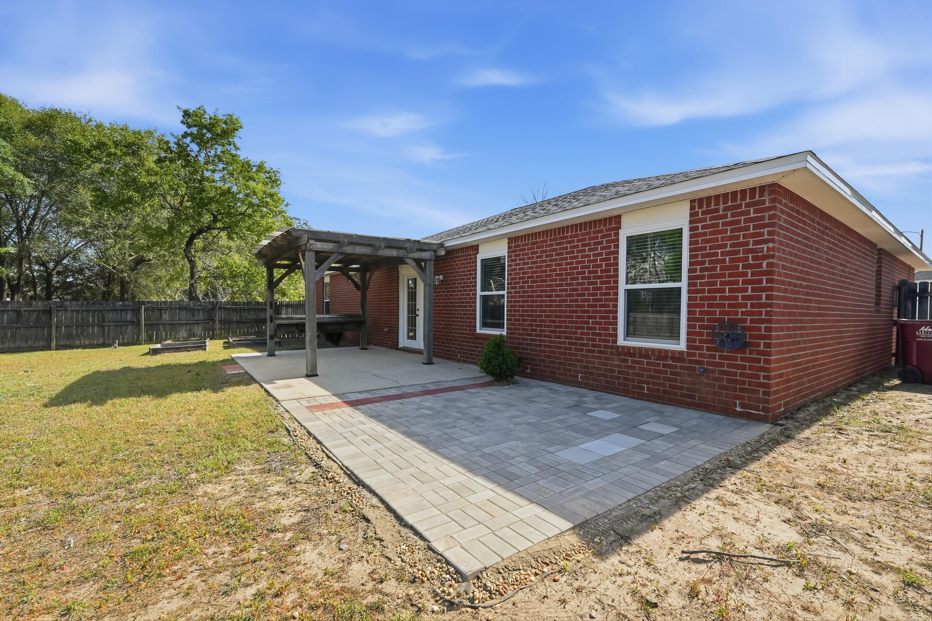 REDSTONE ESTATES - Residential Lease