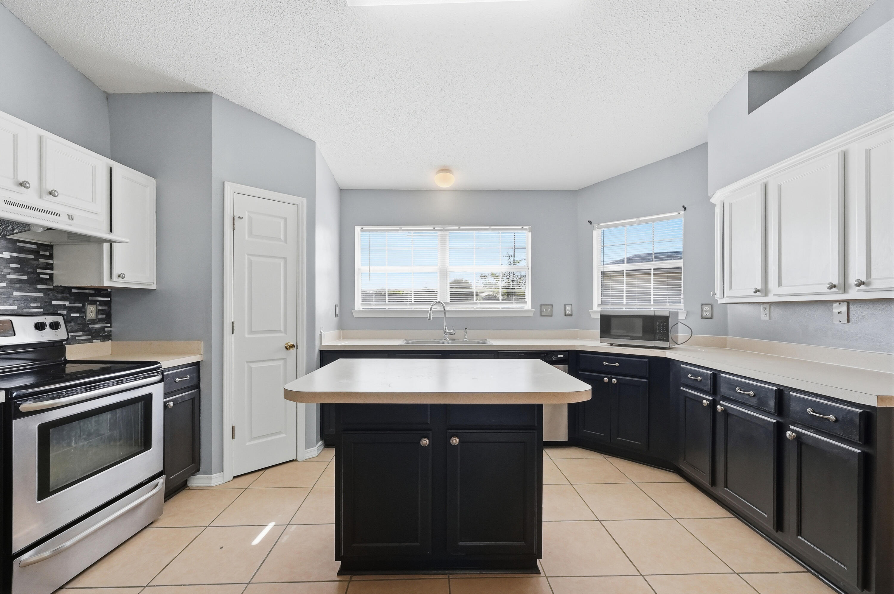 REDSTONE ESTATES - Residential Lease