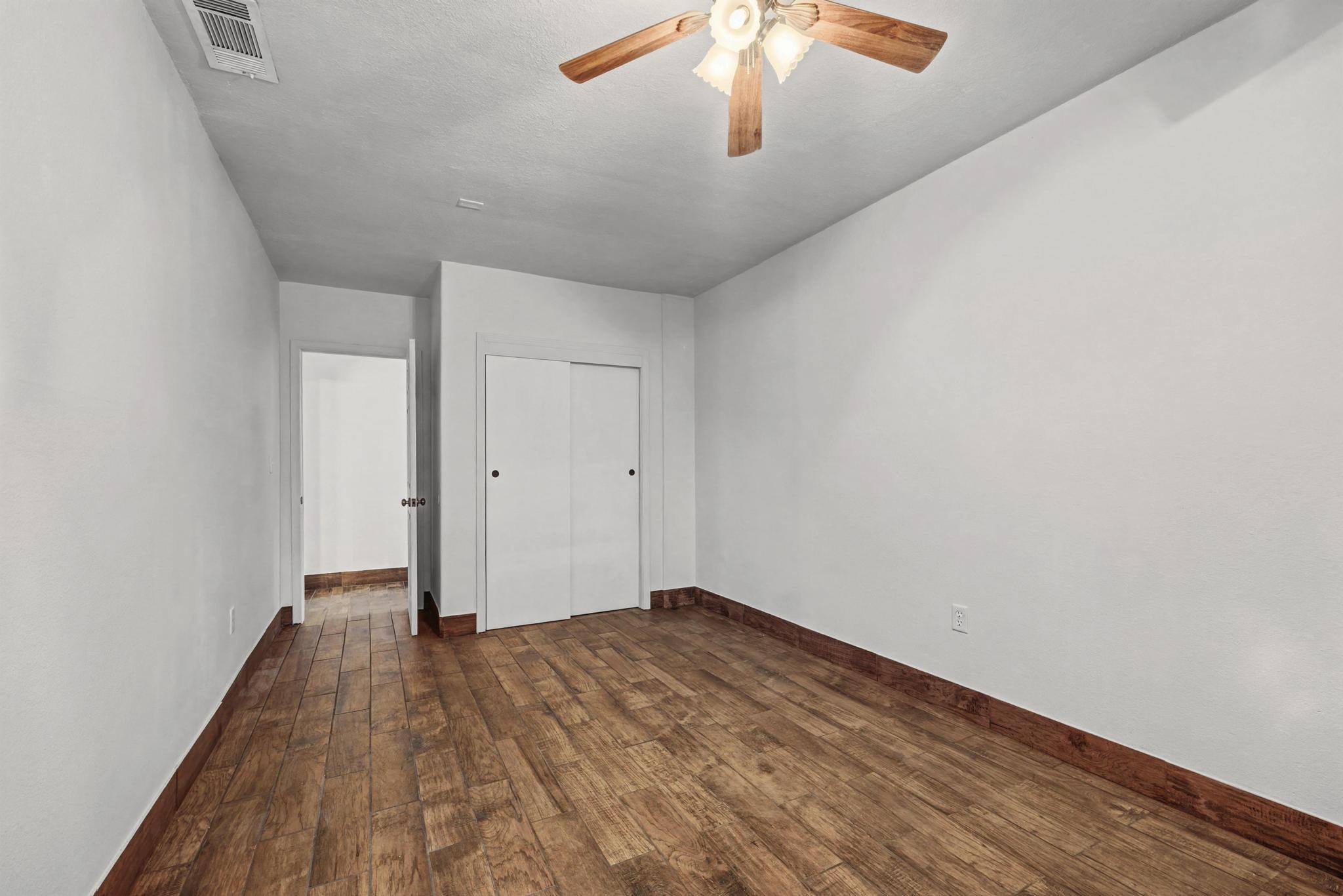 KENNEDY LAKES 1ST ADDN - Residential