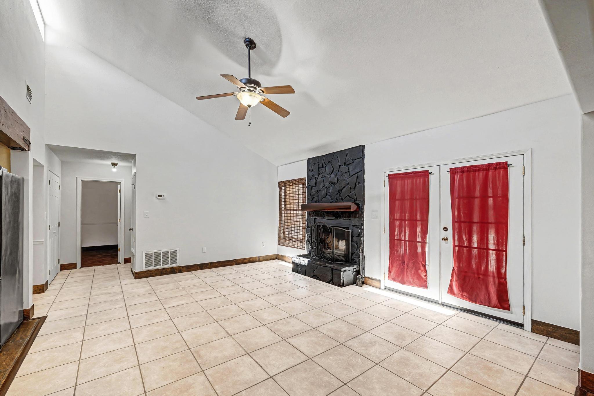 KENNEDY LAKES 1ST ADDN - Residential