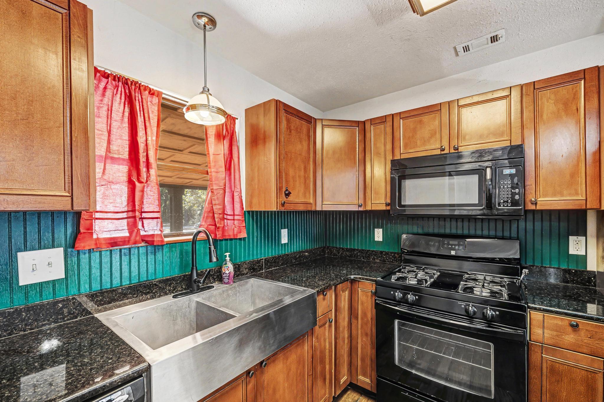 KENNEDY LAKES 1ST ADDN - Residential