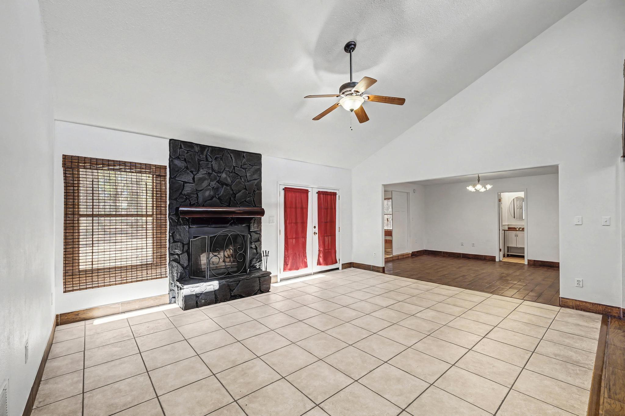 KENNEDY LAKES 1ST ADDN - Residential