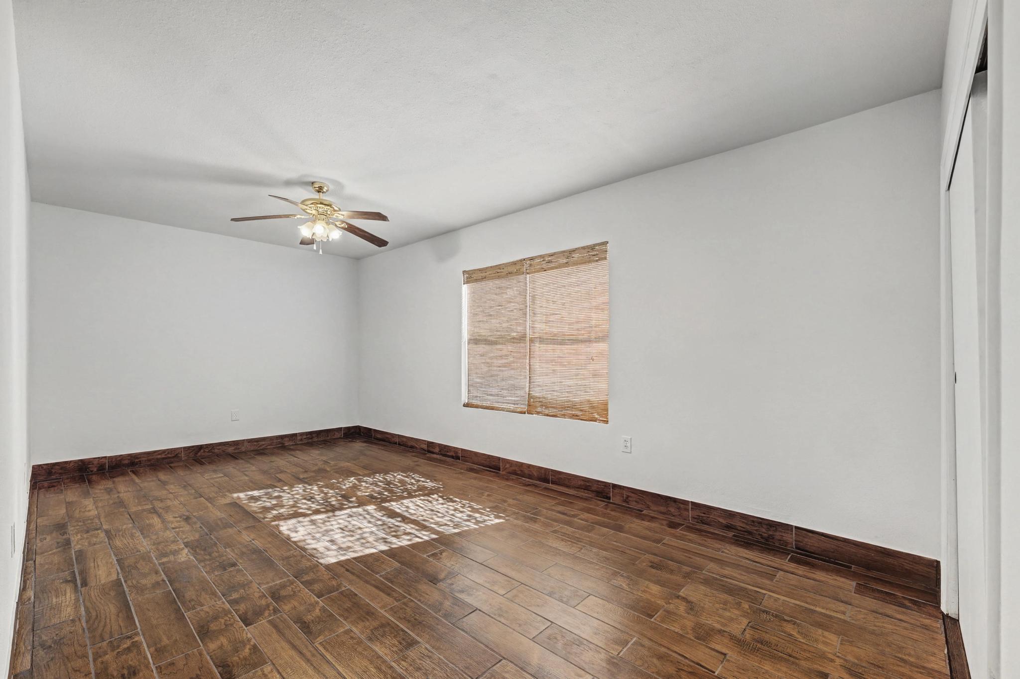 KENNEDY LAKES 1ST ADDN - Residential