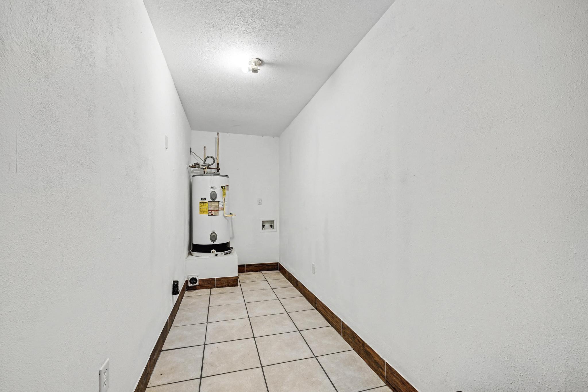 KENNEDY LAKES 1ST ADDN - Residential