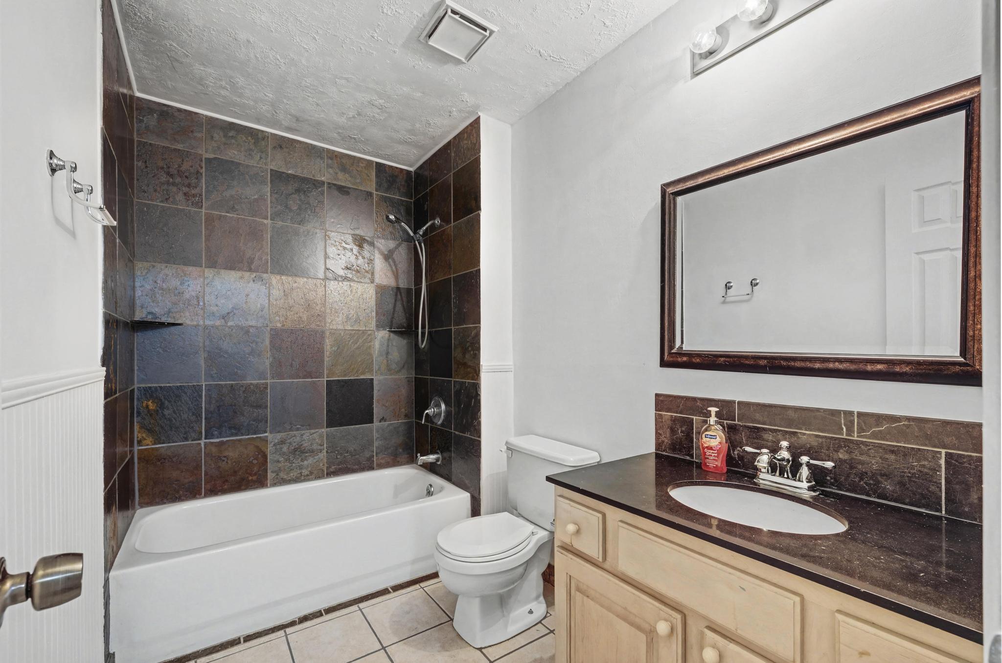 KENNEDY LAKES 1ST ADDN - Residential