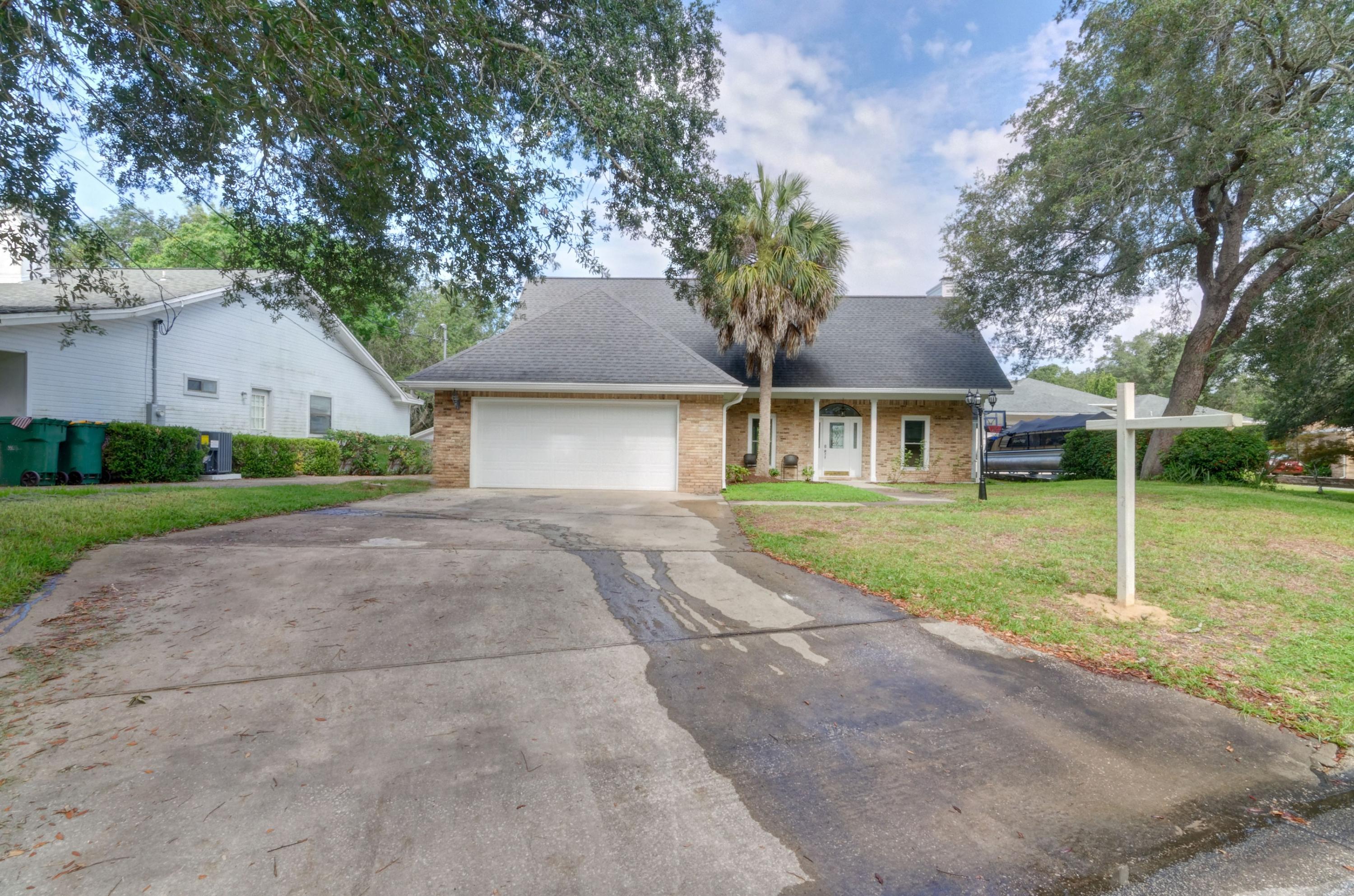 LAKE LORRAINE GARDENS - Residential