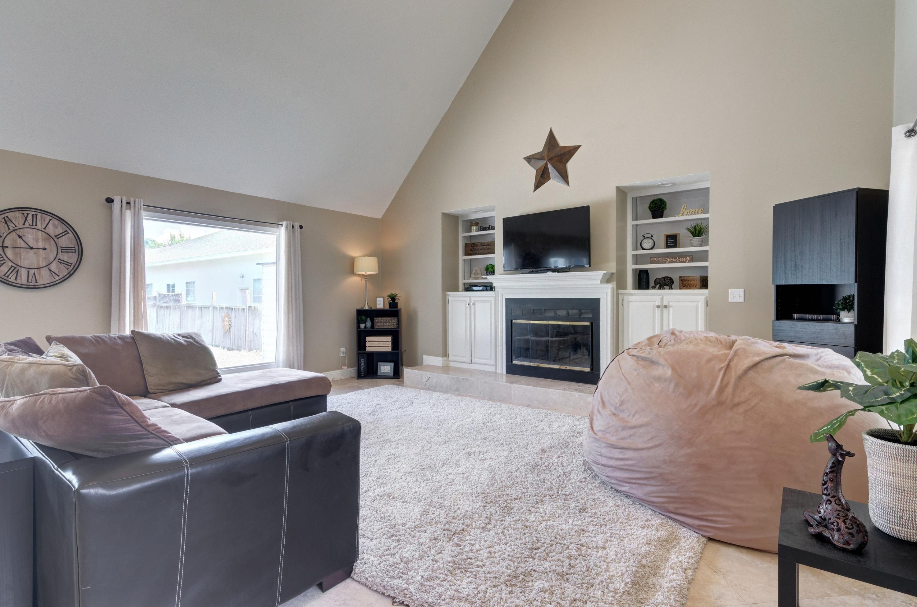 LAKE LORRAINE GARDENS - Residential