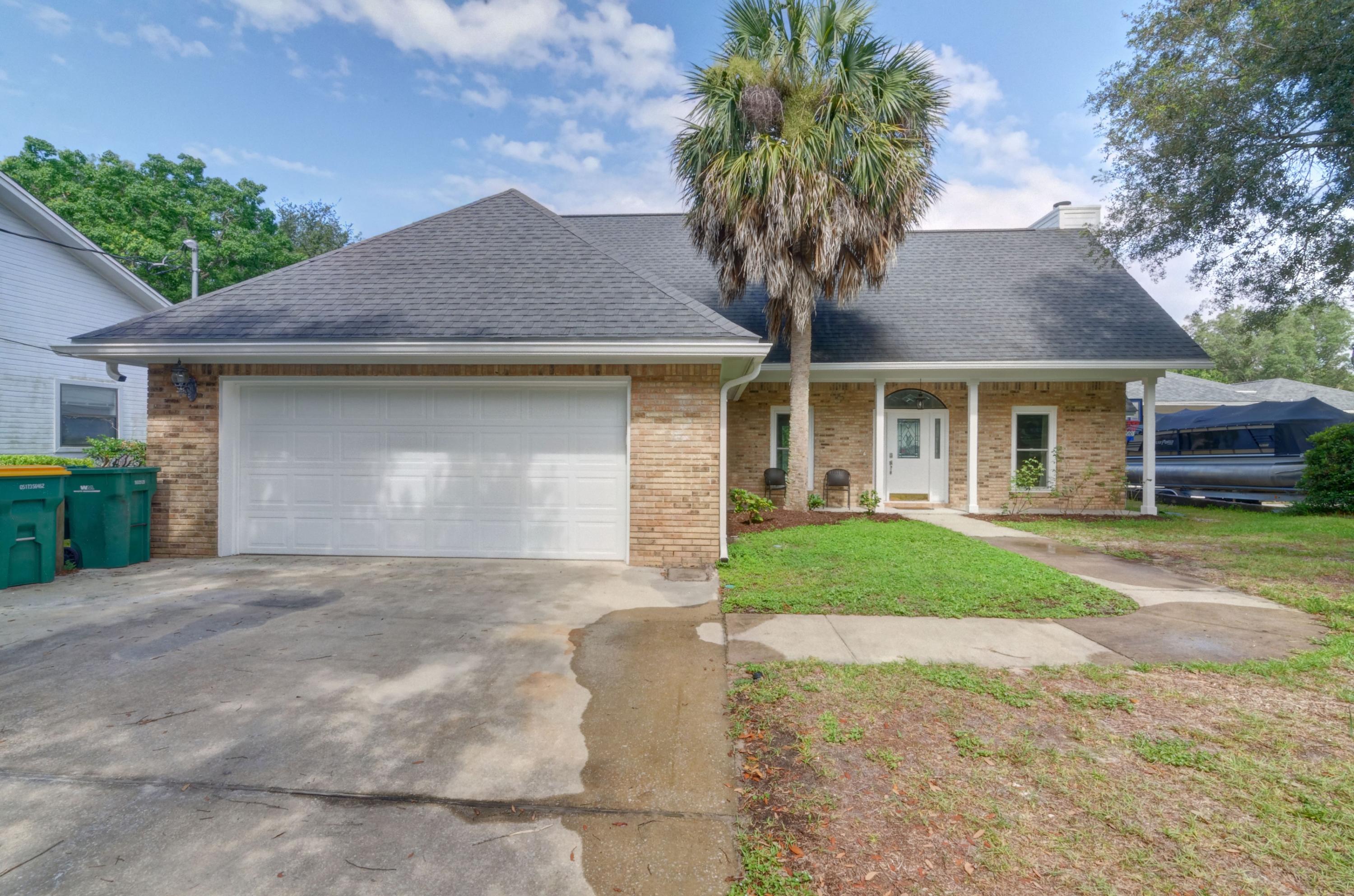 LAKE LORRAINE GARDENS - Residential