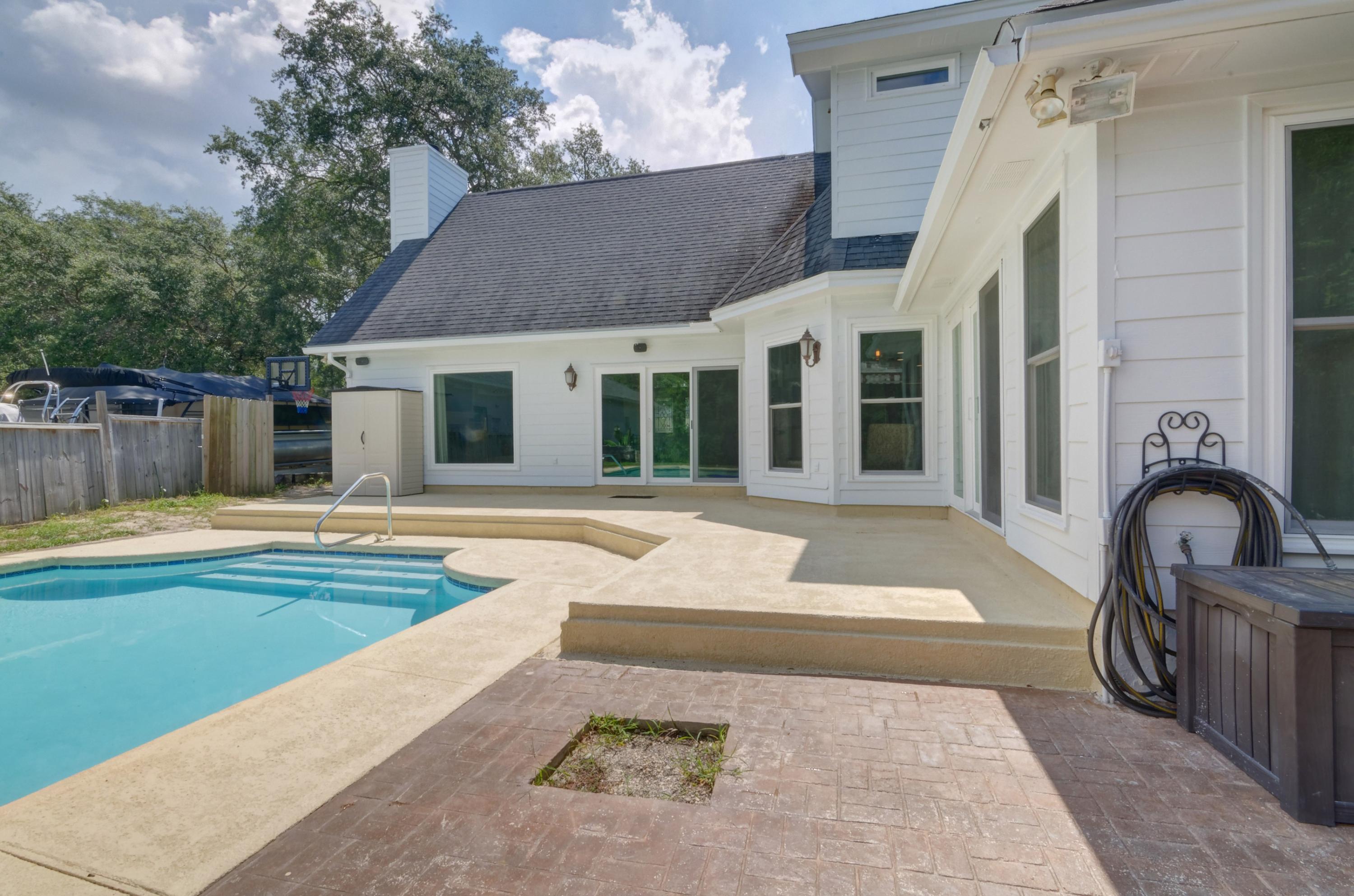 LAKE LORRAINE GARDENS - Residential