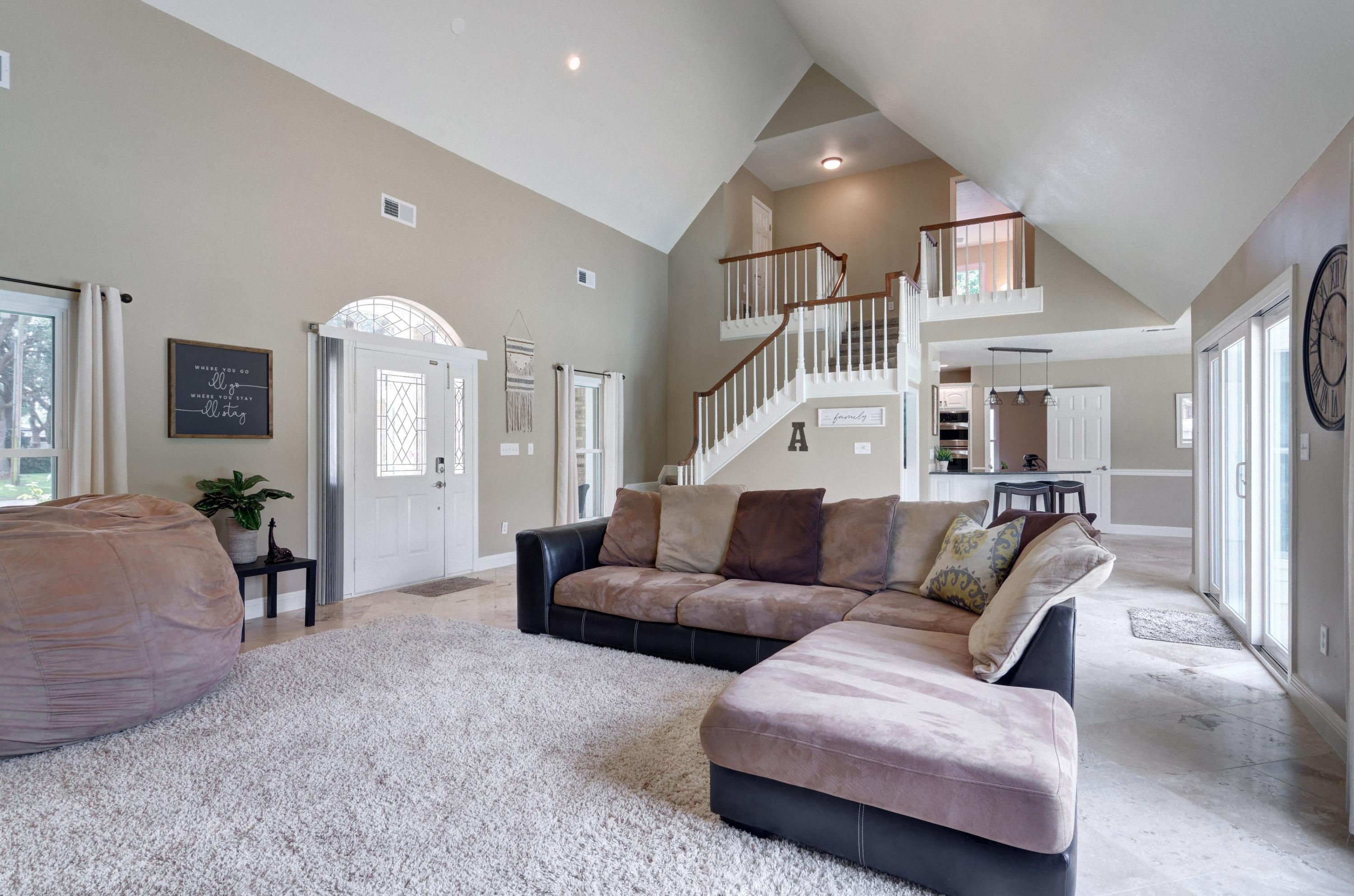 LAKE LORRAINE GARDENS - Residential