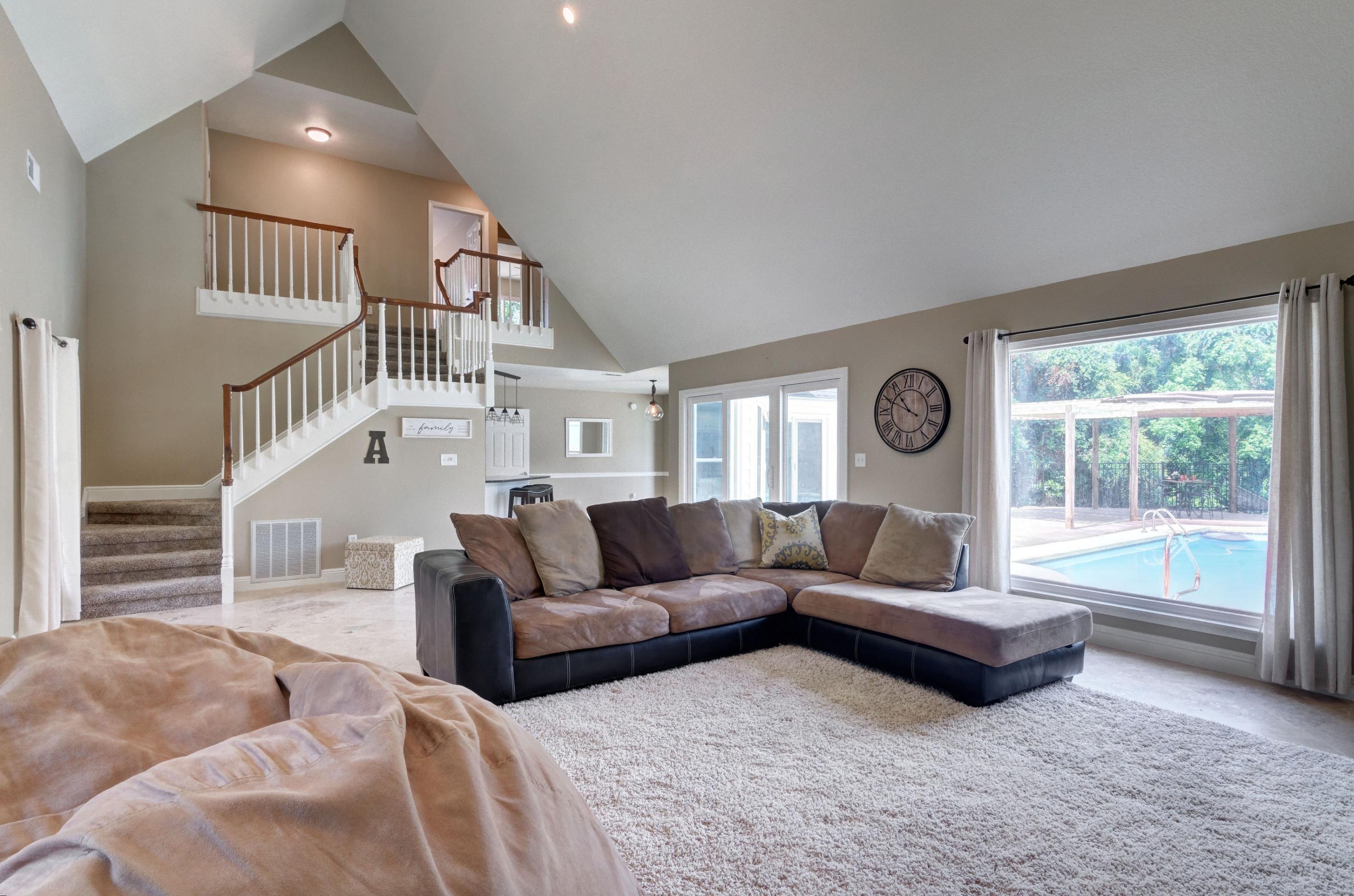 LAKE LORRAINE GARDENS - Residential