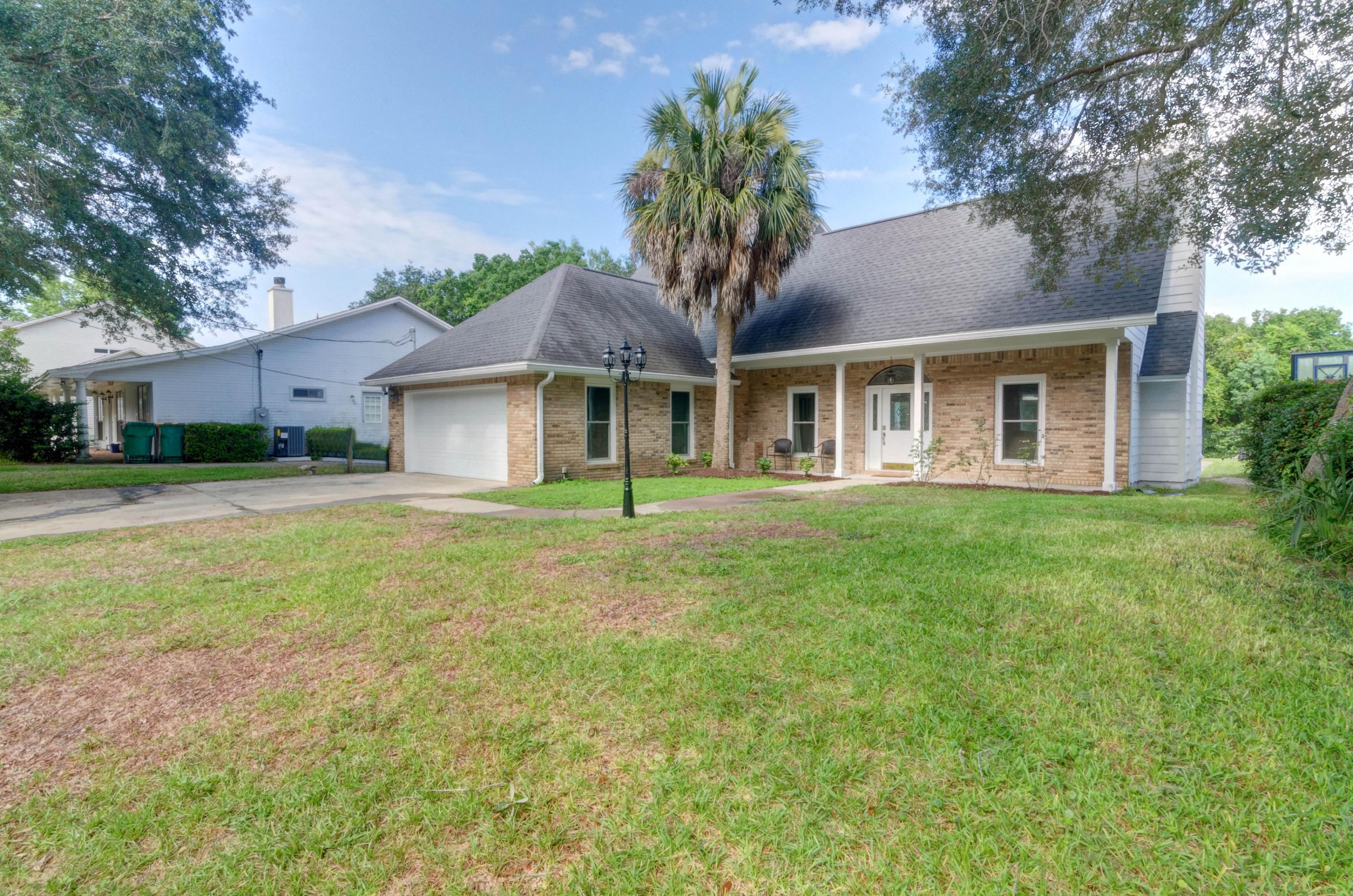 LAKE LORRAINE GARDENS - Residential